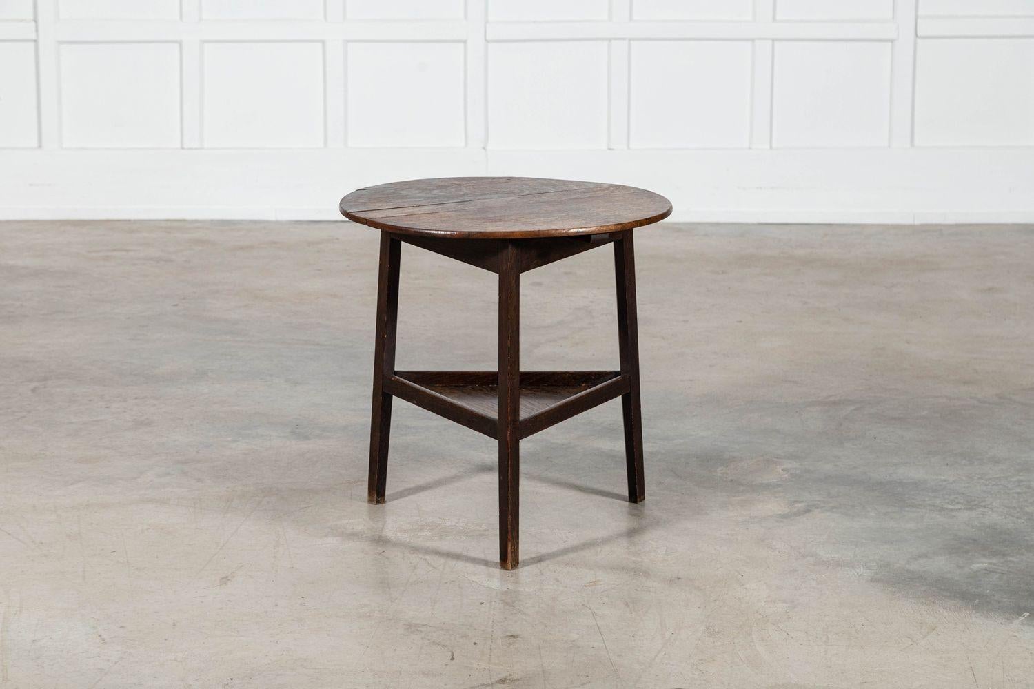 Table de cricket à deux niveaux en chêne anglais du XIXe siècle en vente 2