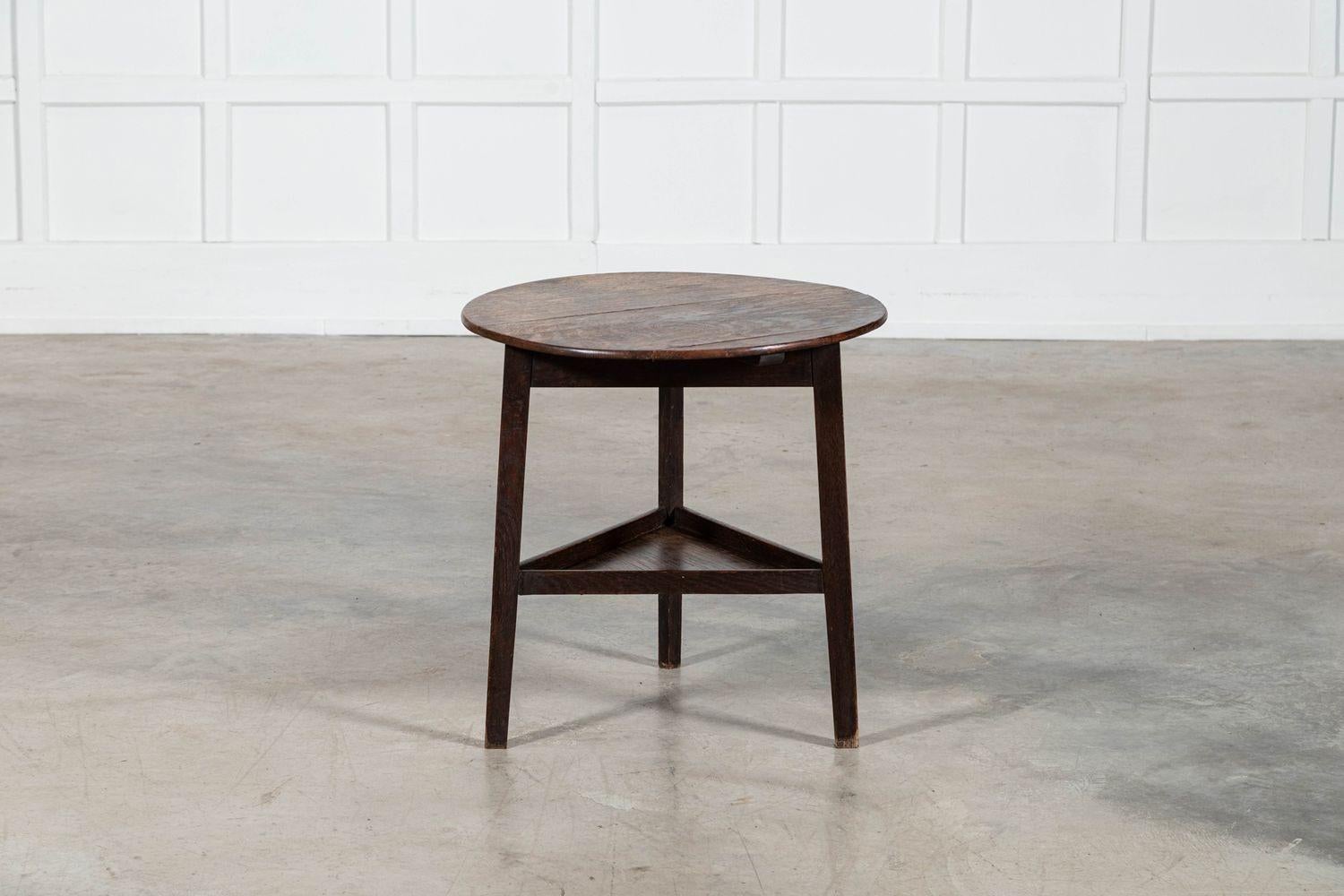 Table de cricket à deux niveaux en chêne anglais du XIXe siècle en vente 5
