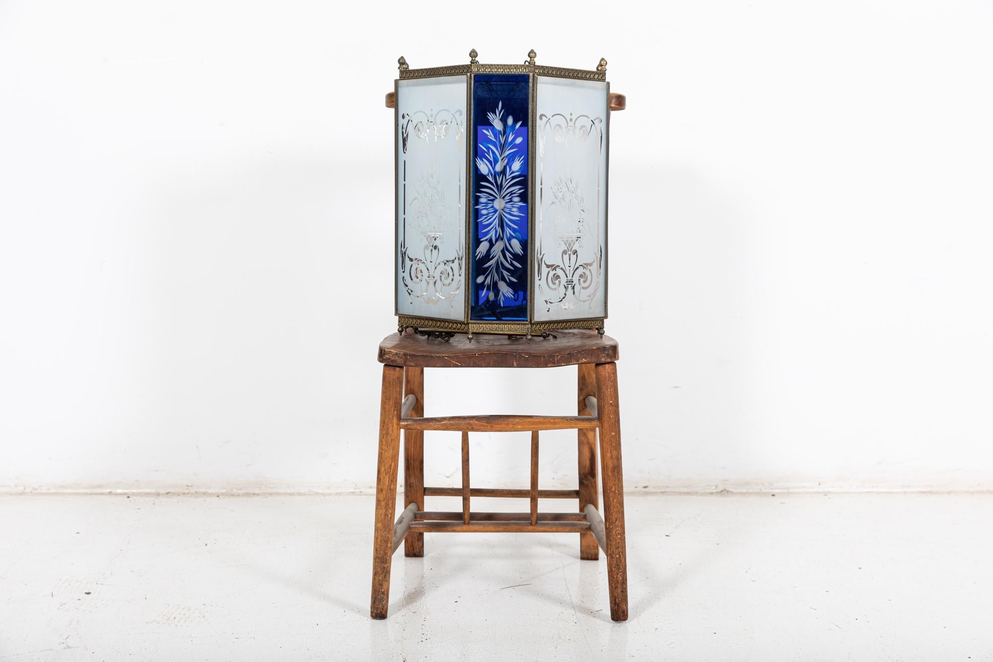 Englischer Laternenschirm aus geätztem Glas in Übergröße aus dem 19. Jahrhundert (Spätes 19. Jahrhundert) im Angebot