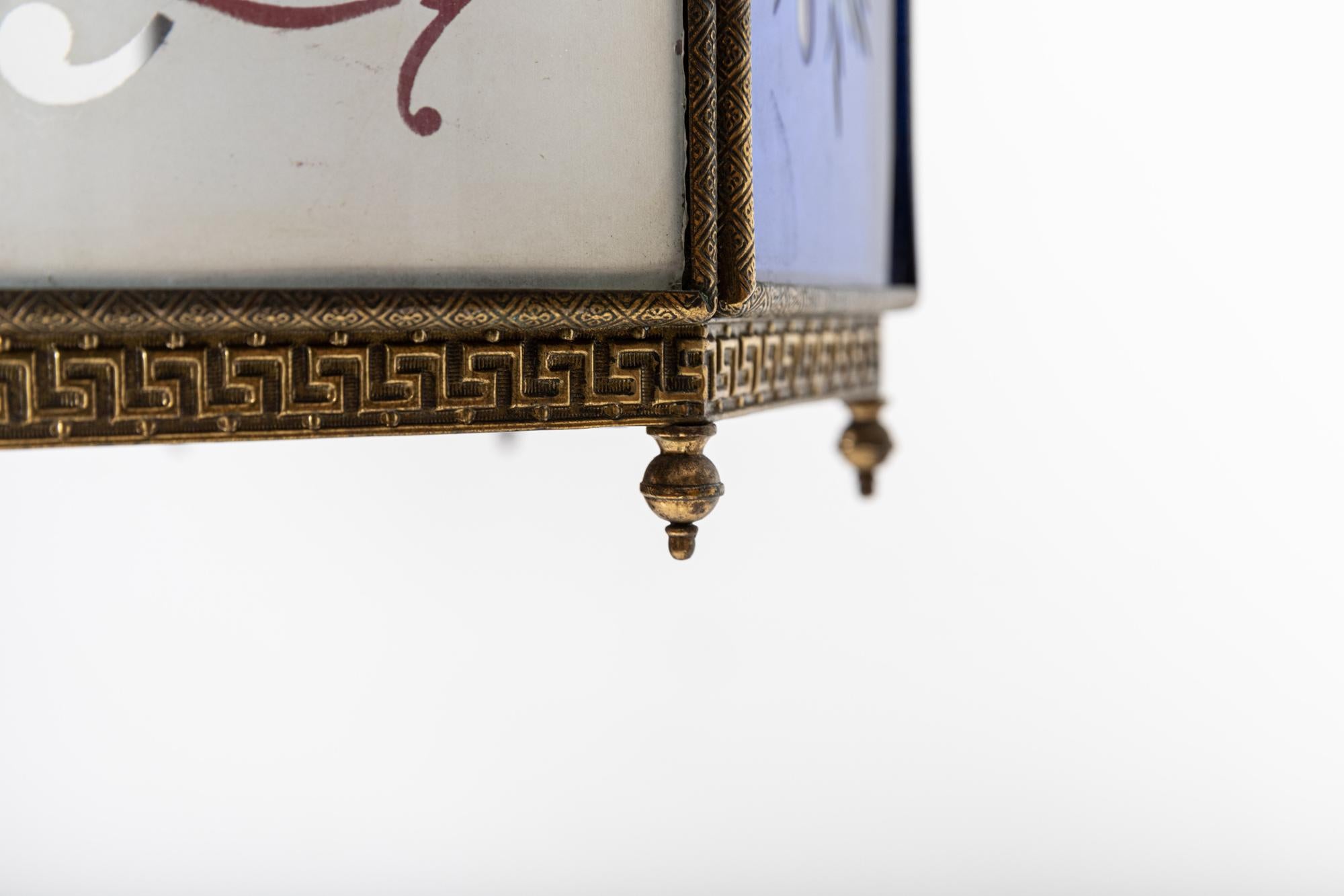 Englischer Laternenschirm aus geätztem Glas in Übergröße aus dem 19. Jahrhundert im Angebot 2
