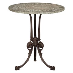 Mesa de jardín inglesa de hierro fundido pintada del siglo XIX
