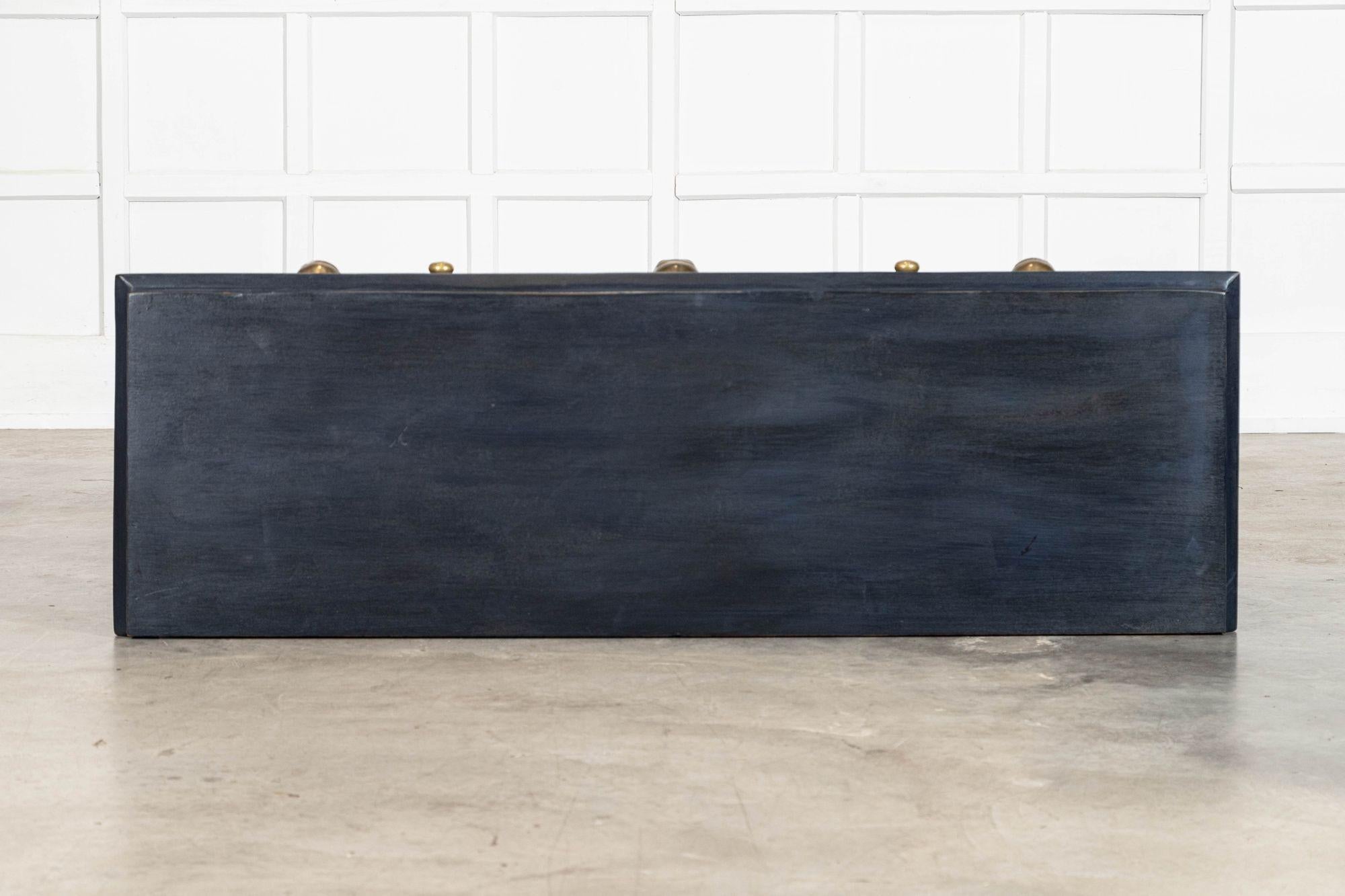 Base per cassettone in pino dipinto inglese del XIX secolo in vendita 8