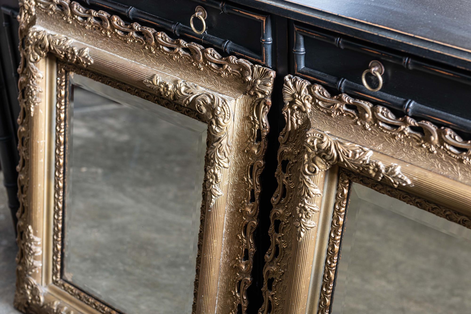 Paire de miroirs anglais en bois doré sculpté et plâtre du 19ème siècle en vente 5