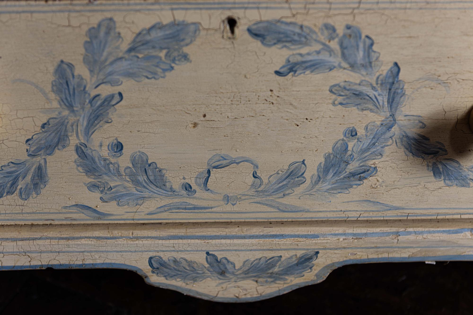 19th Century English Pair of Painted Chest of Drawers 5