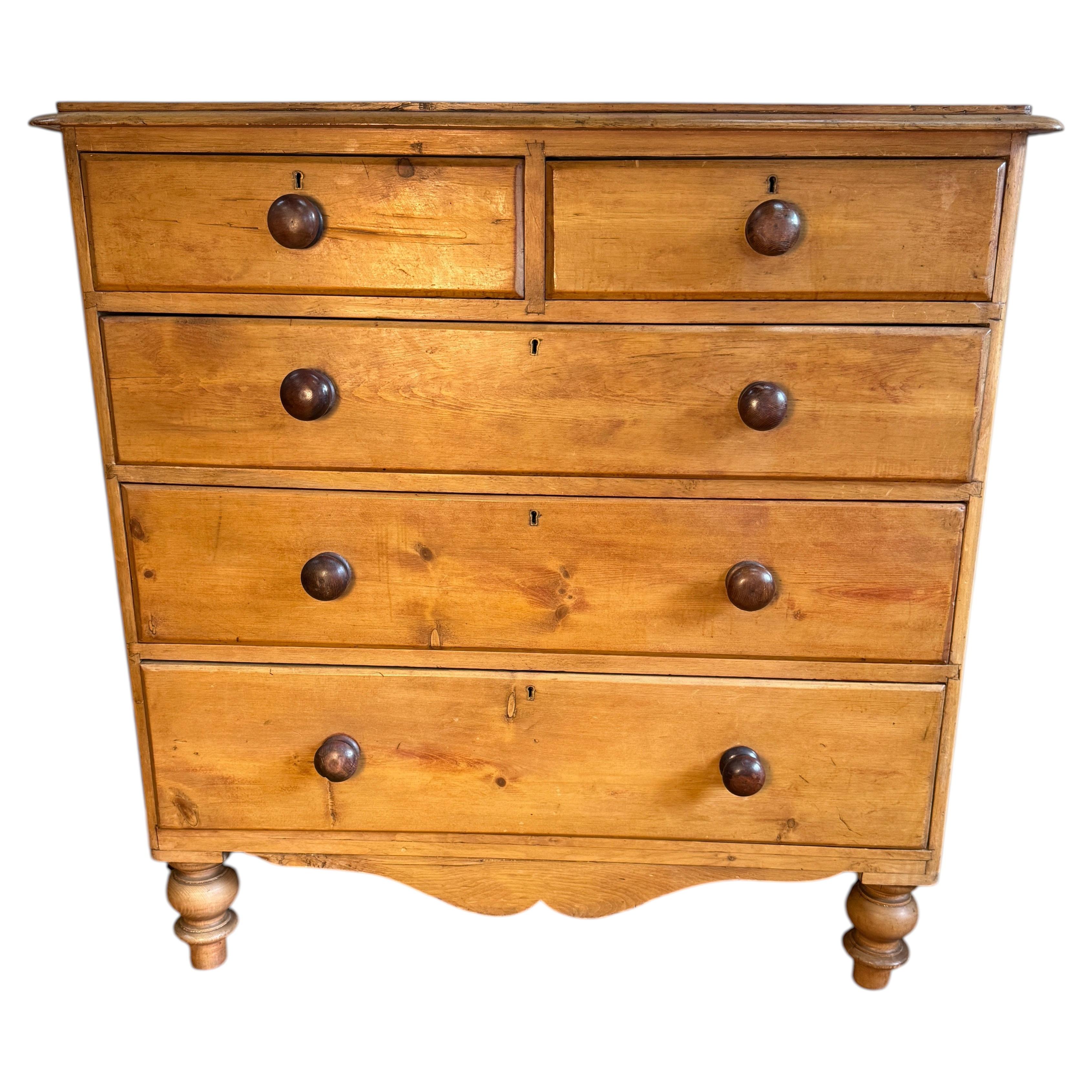 19thC English Pine Chest of Drawers, with scallop base and original feet For Sale