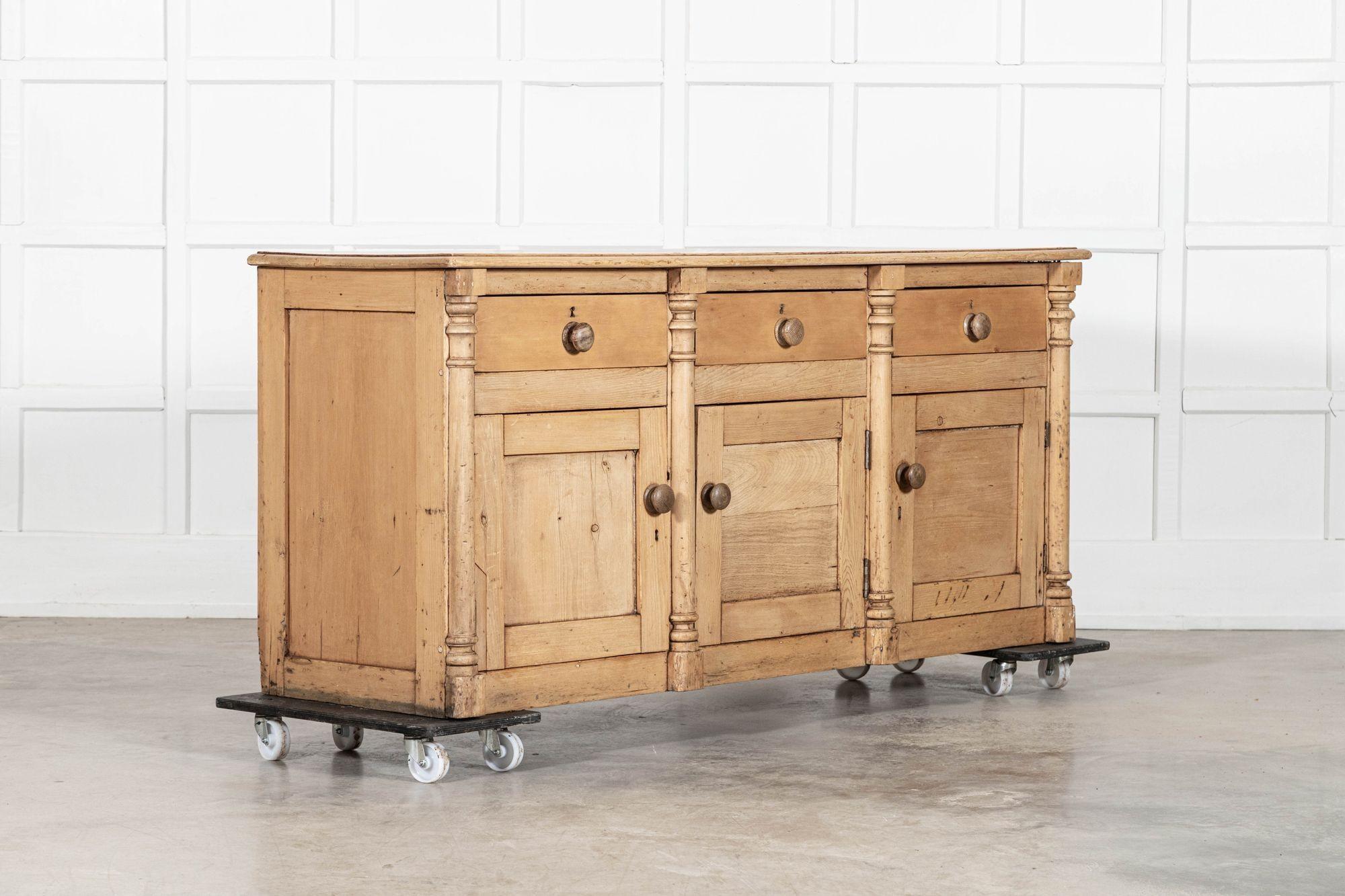19thC English Pine Dresser Base In Good Condition For Sale In Staffordshire, GB