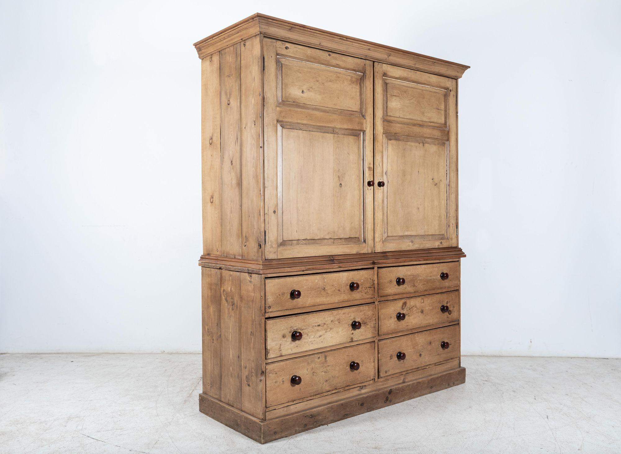 19thc English Pine Linen Press / Housekeepers Cupboard In Good Condition In Staffordshire, GB