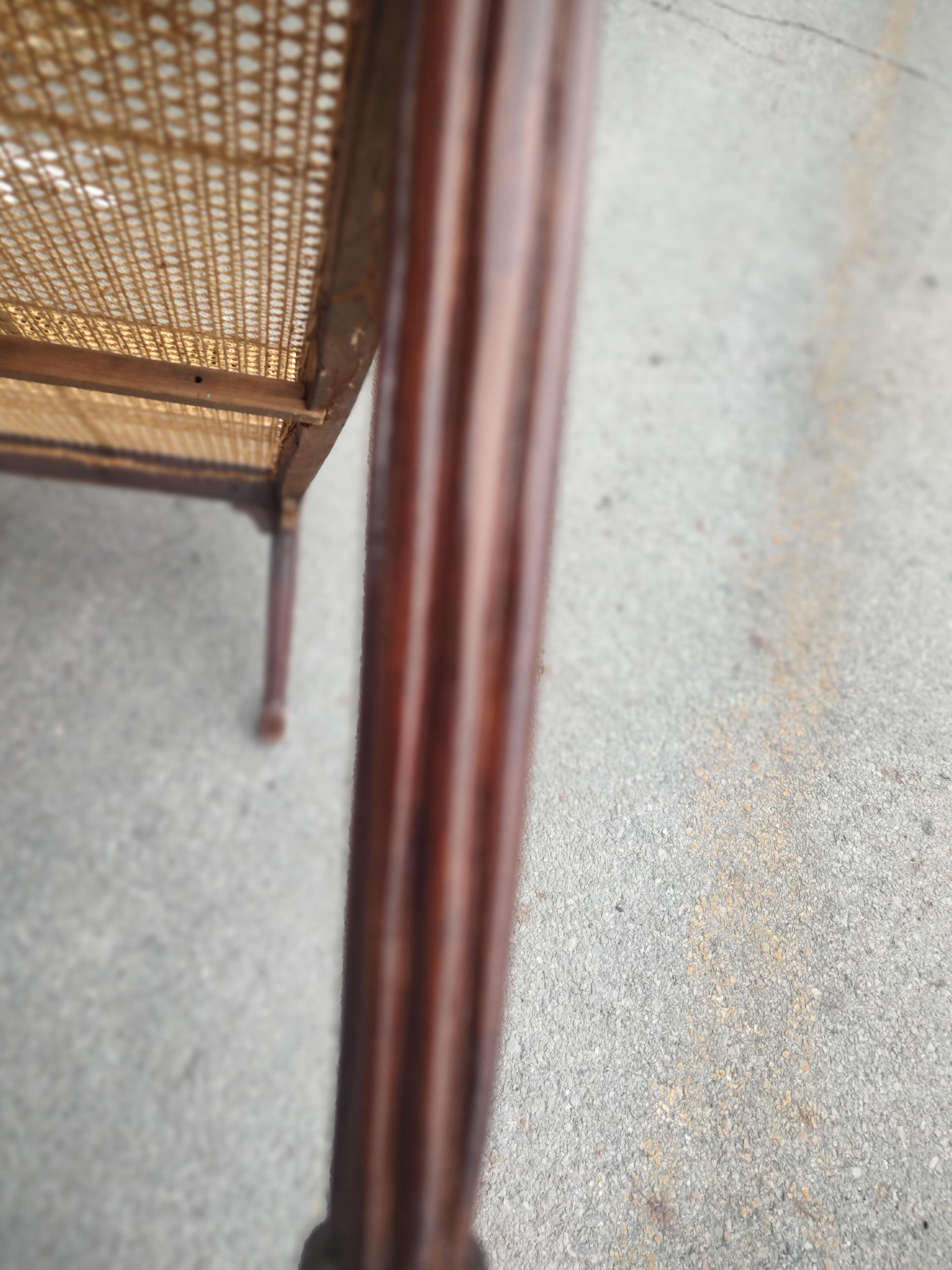 19thC English Regency Caned Recamier Style Window Seat with Reeded legs Mahogany For Sale 10