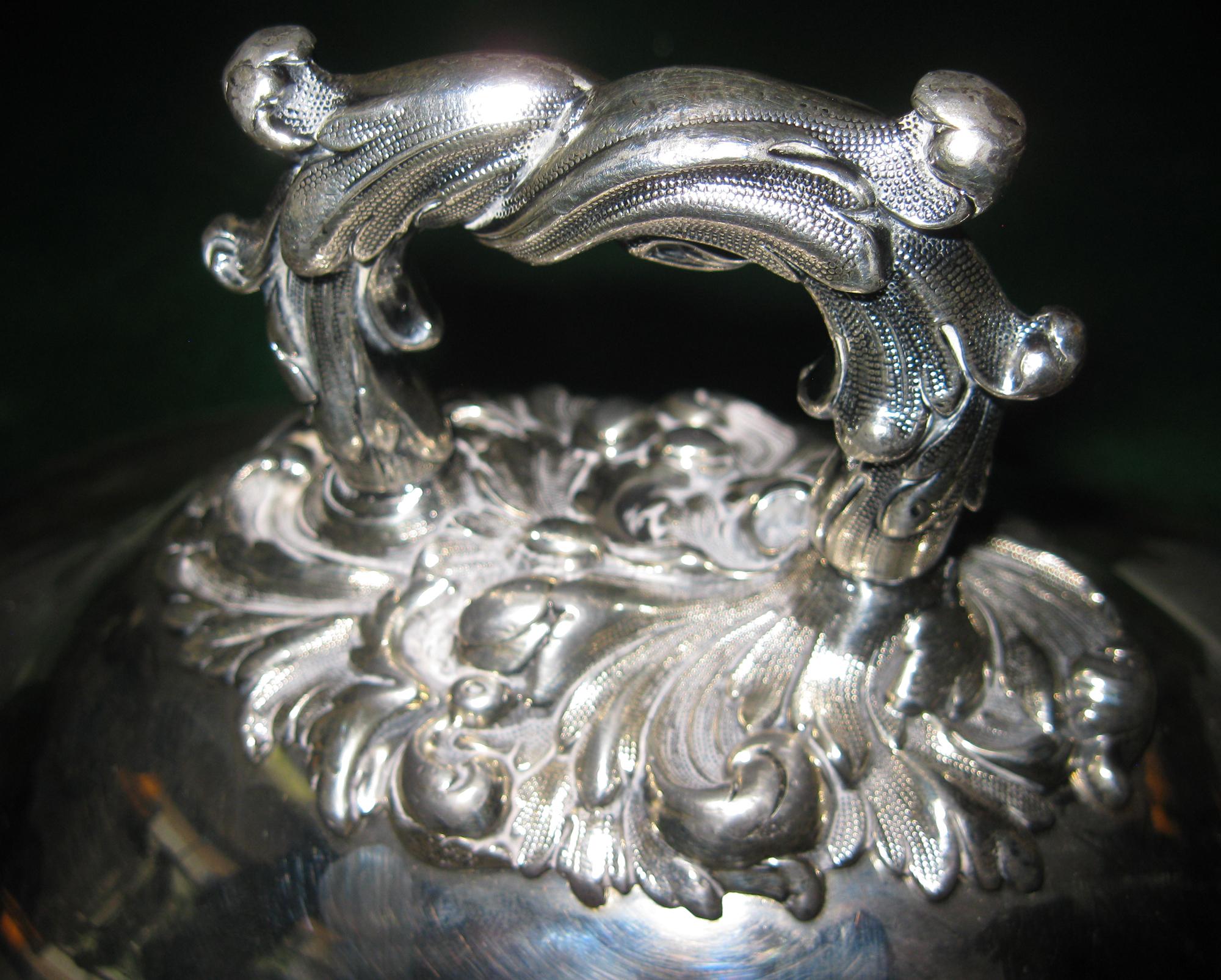 Mid-19th Century 19th Century English Sheffield Silver Plate Fine Food Warmer Dish Walker Knowles For Sale