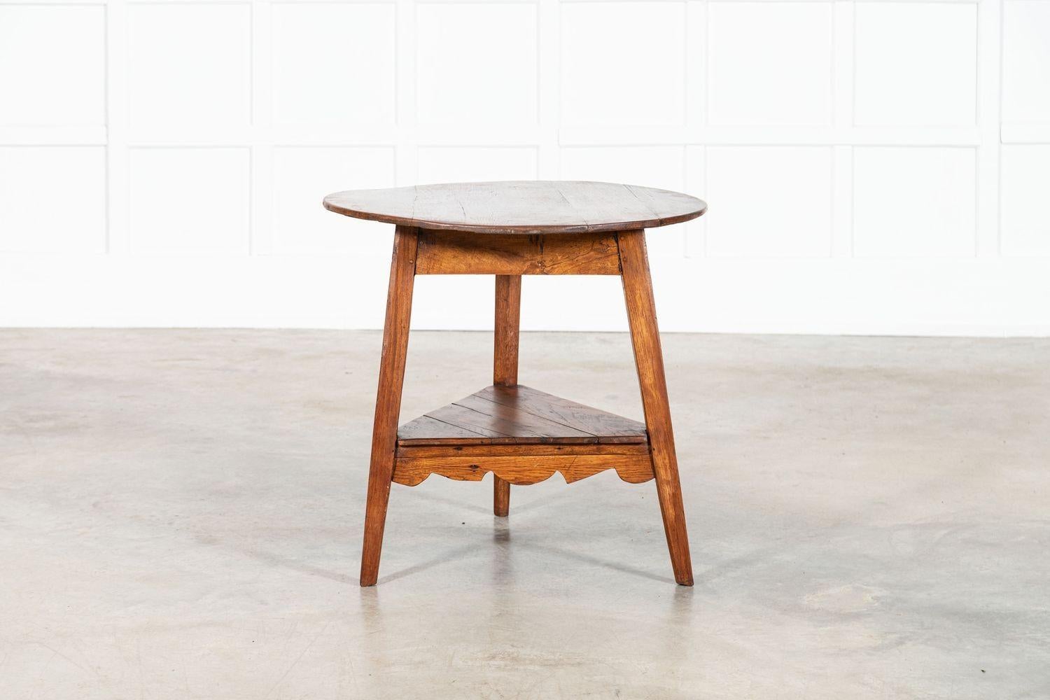 Table de cricket en orme vernaculaire anglais du 19e siècle en vente 1