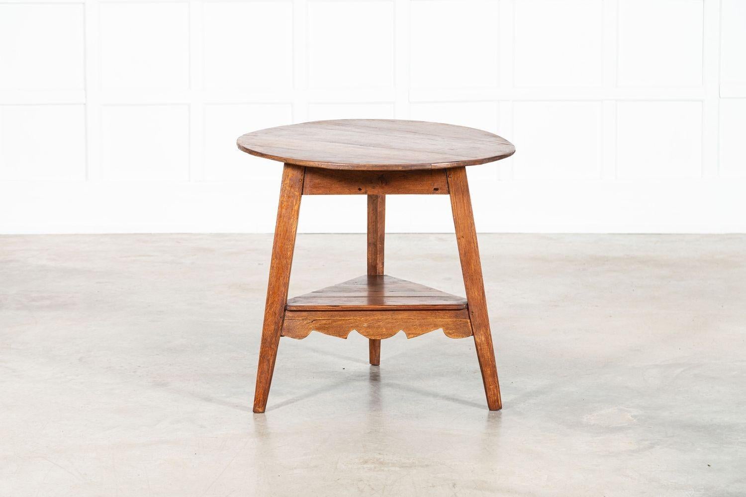 Table de cricket en orme vernaculaire anglais du 19e siècle en vente 2