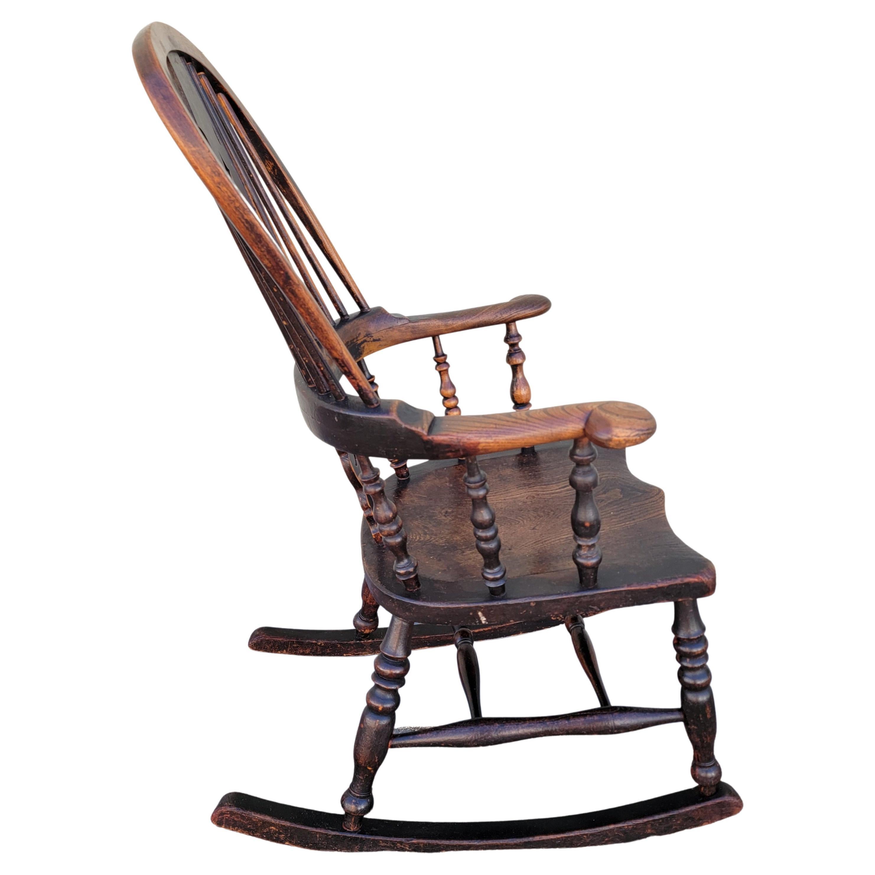 Country Chaise à bascule Windsor anglaise du 19ème siècle en vente