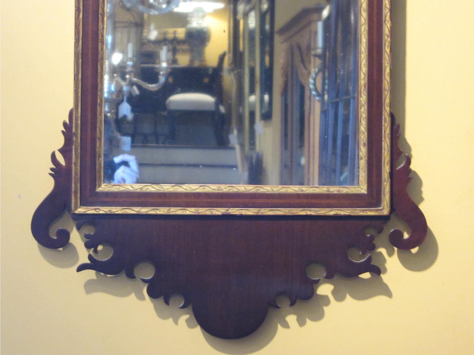 19th Century Federal Style Mirror with Gilt Detail & Églomisé For Sale 5