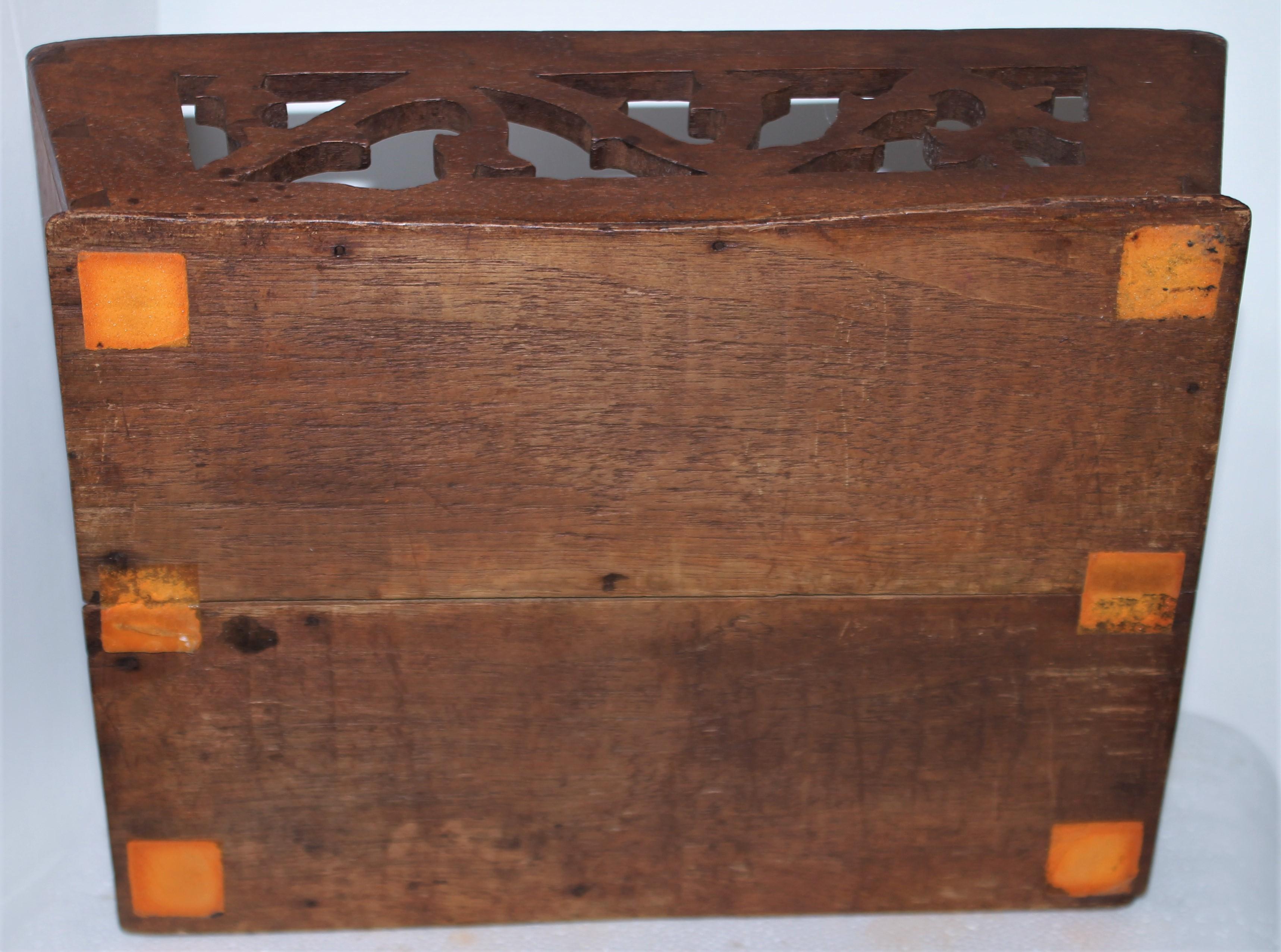19thc Fine Dovetailed Cutlery Carrier In Good Condition For Sale In Los Angeles, CA