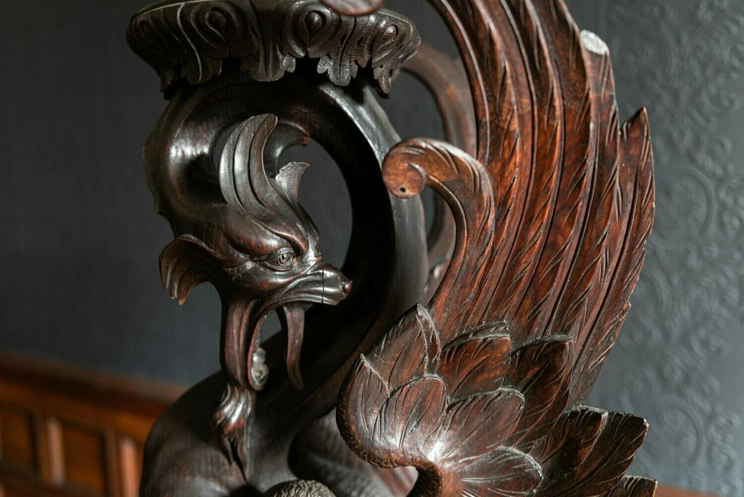 19th Century Finely Carved Oak Pixiu Form Jardinière Stand In Good Condition In Staffordshire, GB