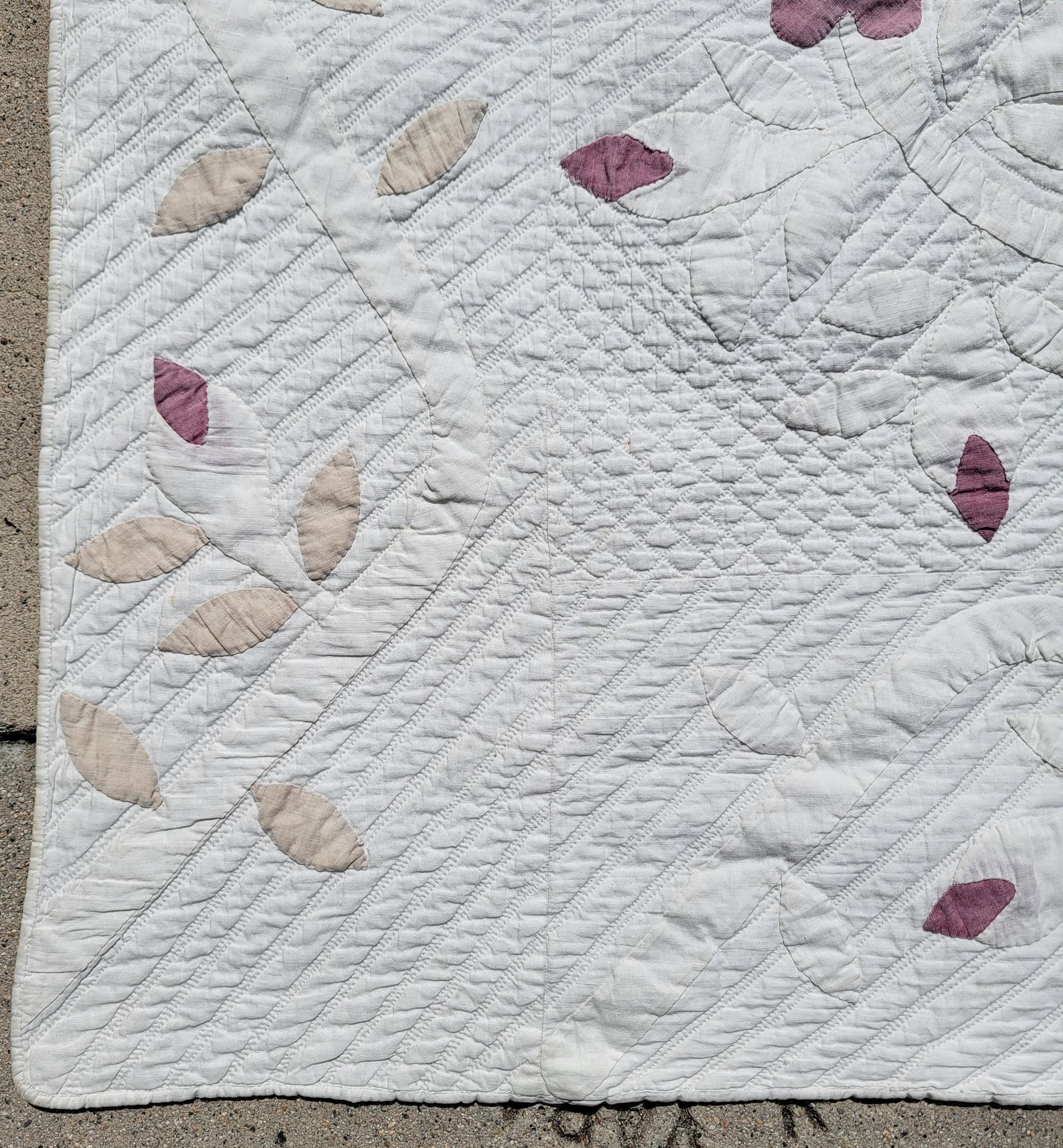 American 19Thc Finely Quilted Applique Quilt From Pennsylvania For Sale