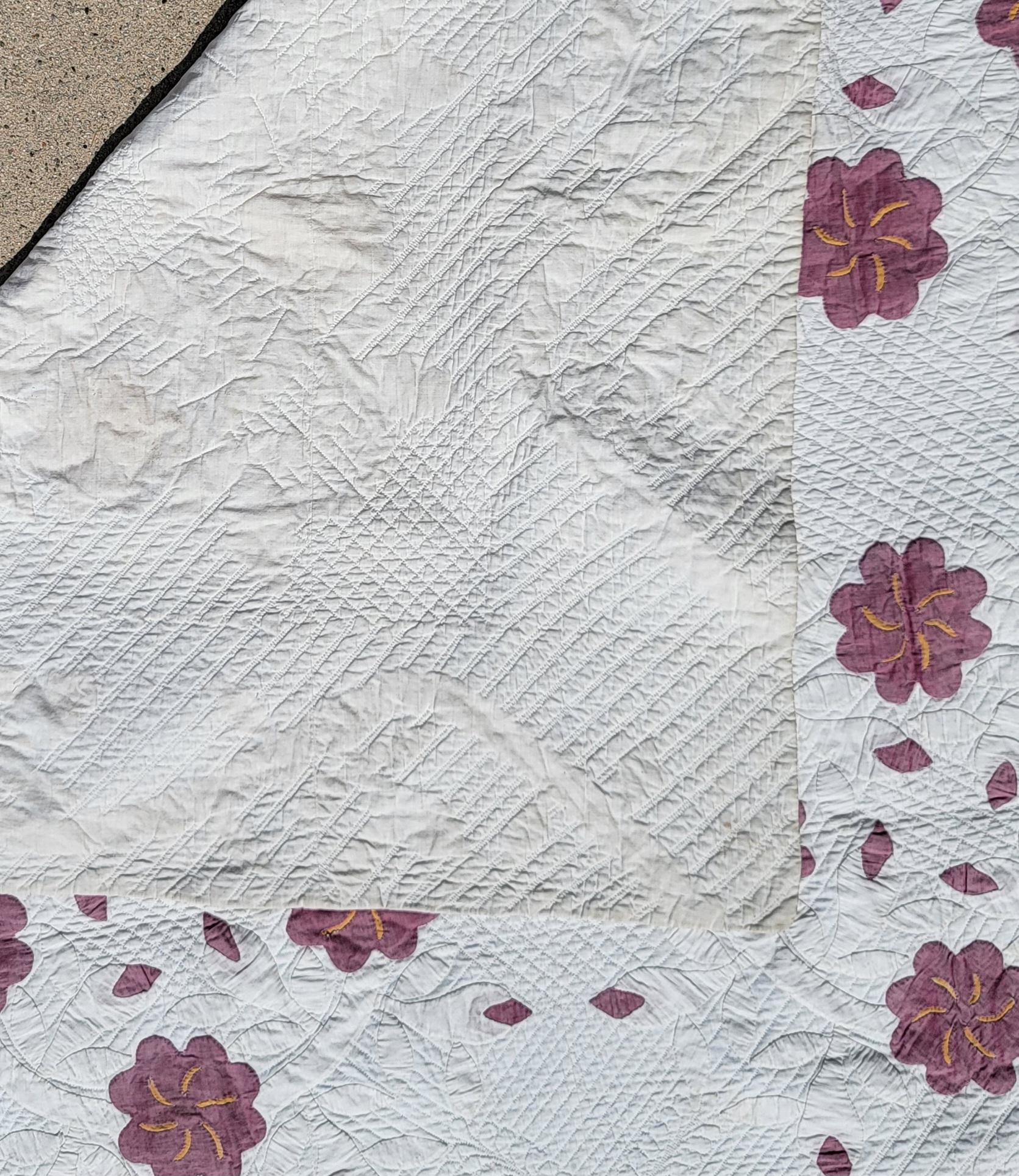 19th Century 19Thc Finely Quilted Applique Quilt From Pennsylvania For Sale