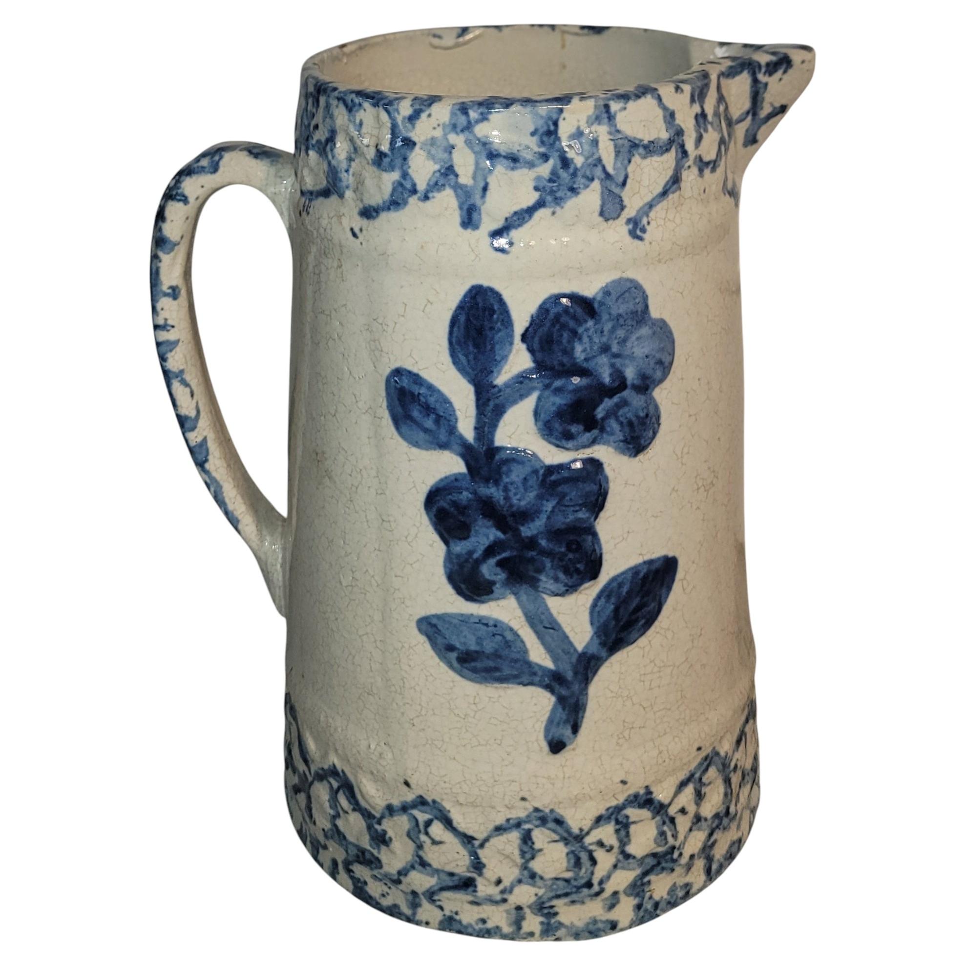 Cruche en éponge à motifs floraux du XIXe siècle