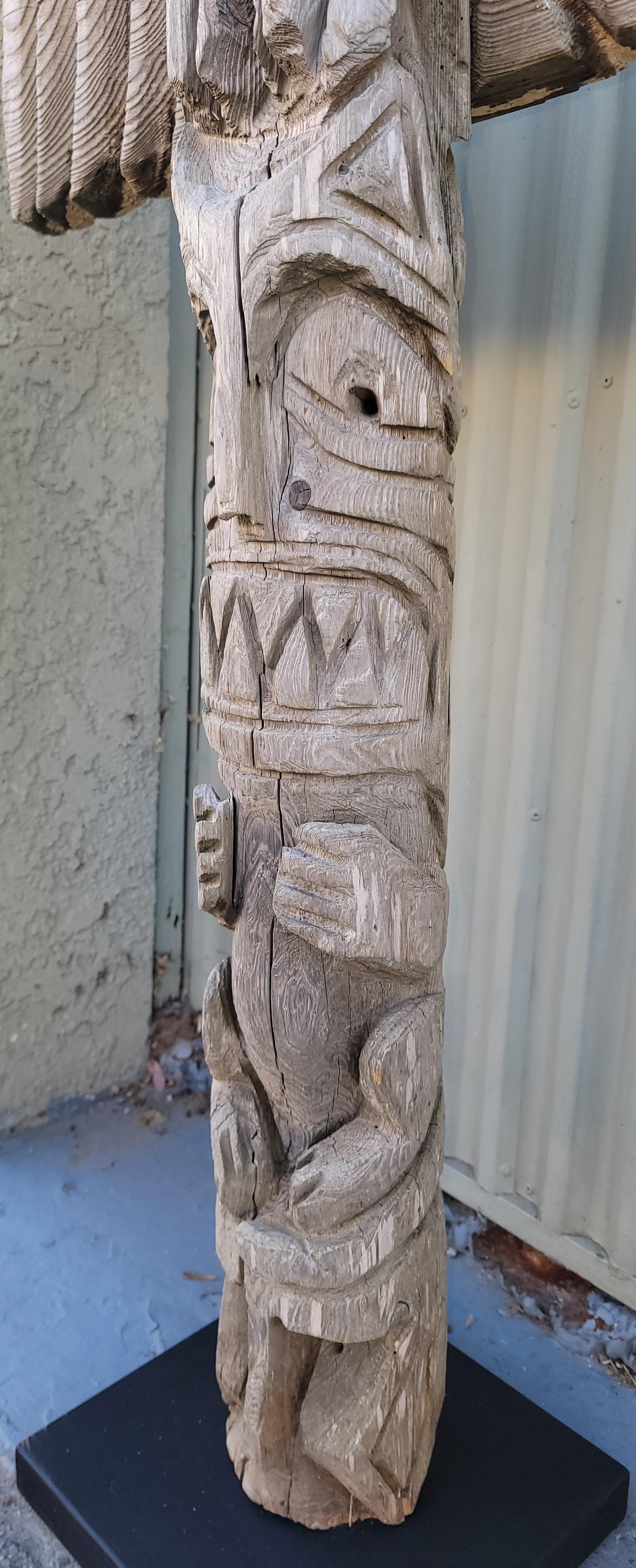 19Thc Folky American Indian Totem Pole (Handgeschnitzt) im Angebot