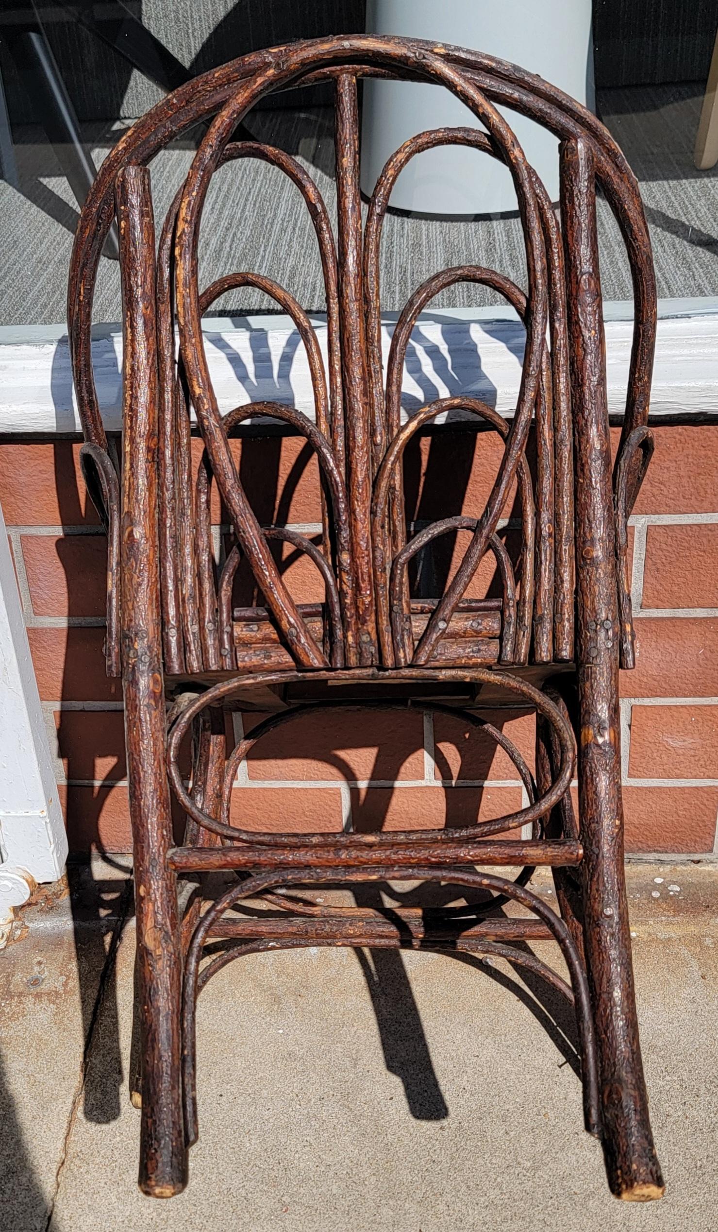 19Thc Folky Bugholz Beistellstuhl (amerikanisch) im Angebot
