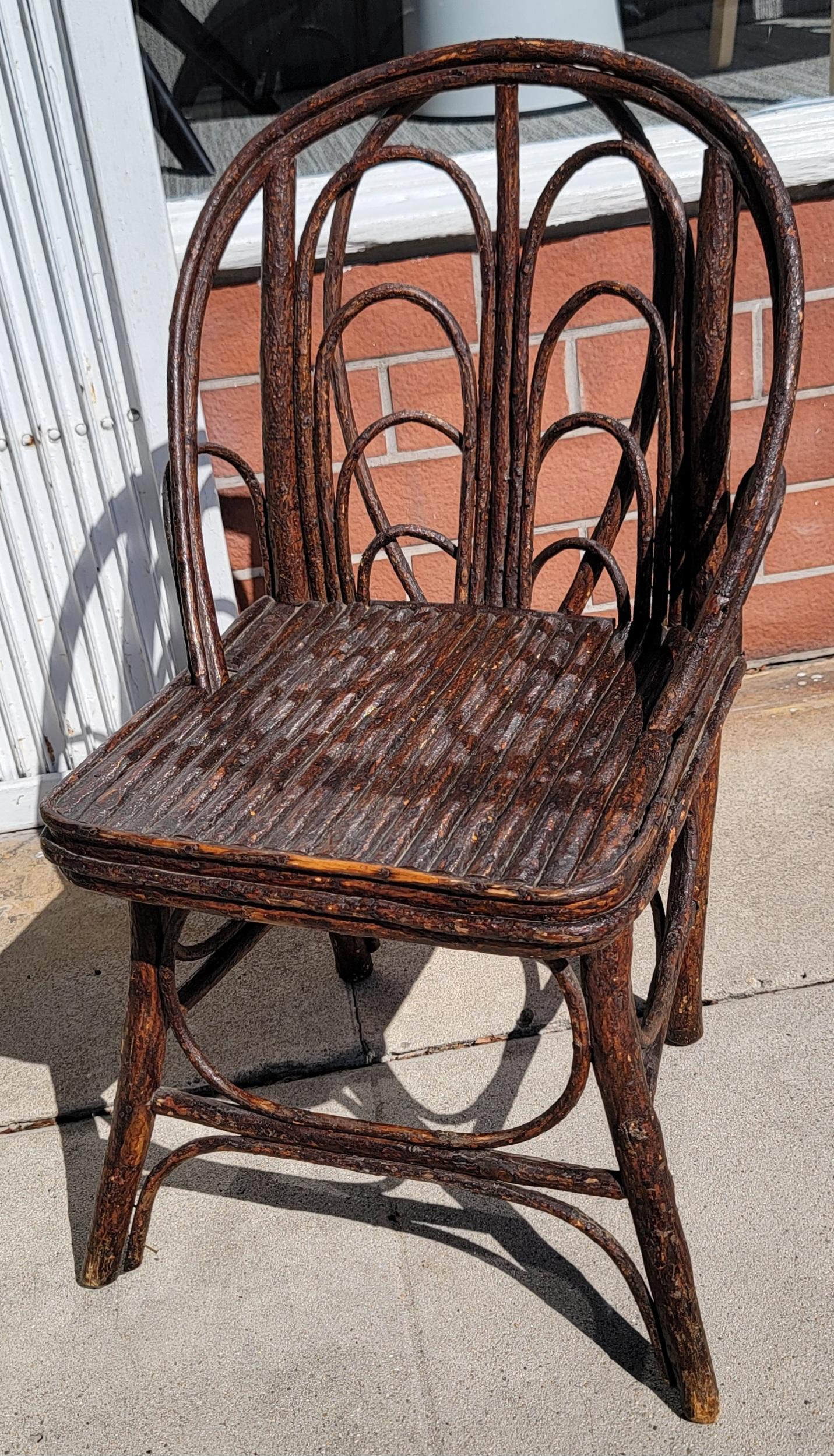 19Thc Folky Bugholz Beistellstuhl im Zustand „Gut“ im Angebot in Los Angeles, CA