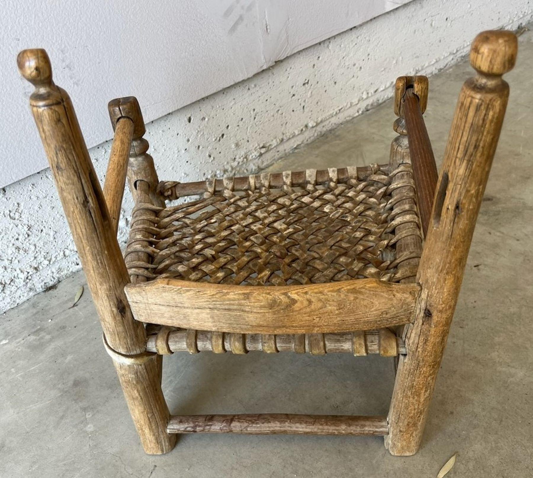 American 19Thc Folky Navajo /Pueblo Child's Chair For Sale