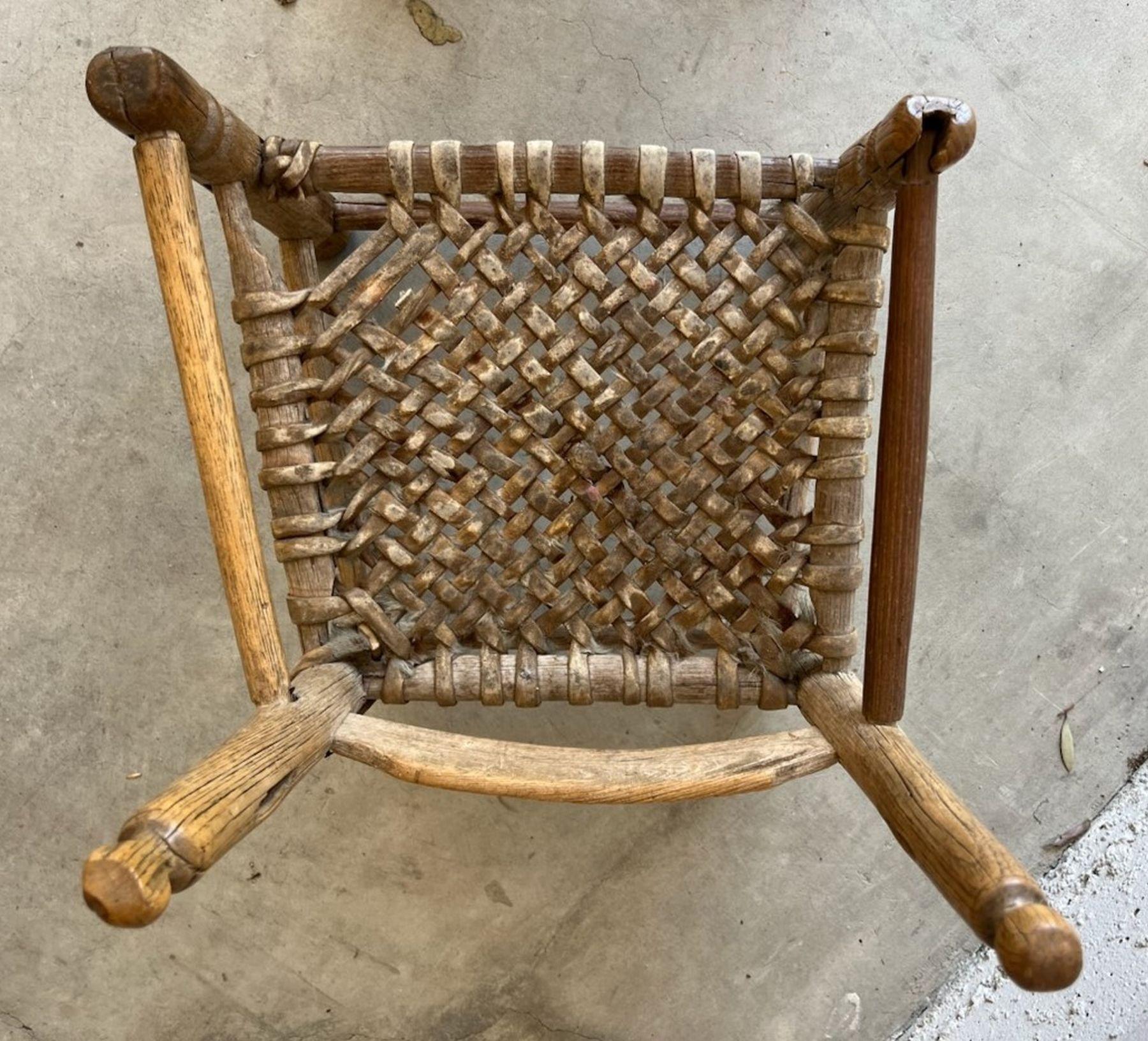 19Thc Folky Navajo /Pueblo Child's Chair In Good Condition For Sale In Los Angeles, CA