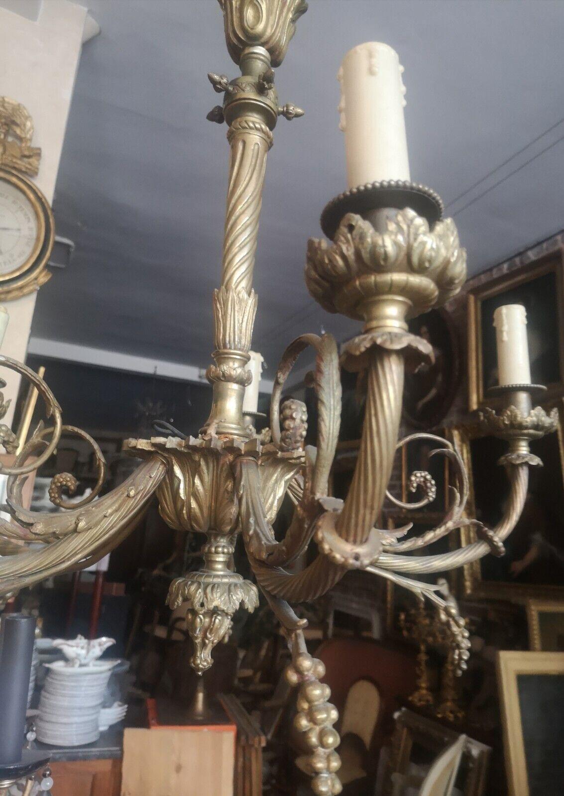 Lustre français du 19ème siècle en bronze ancien de style Louis XVI rococo en vente 3