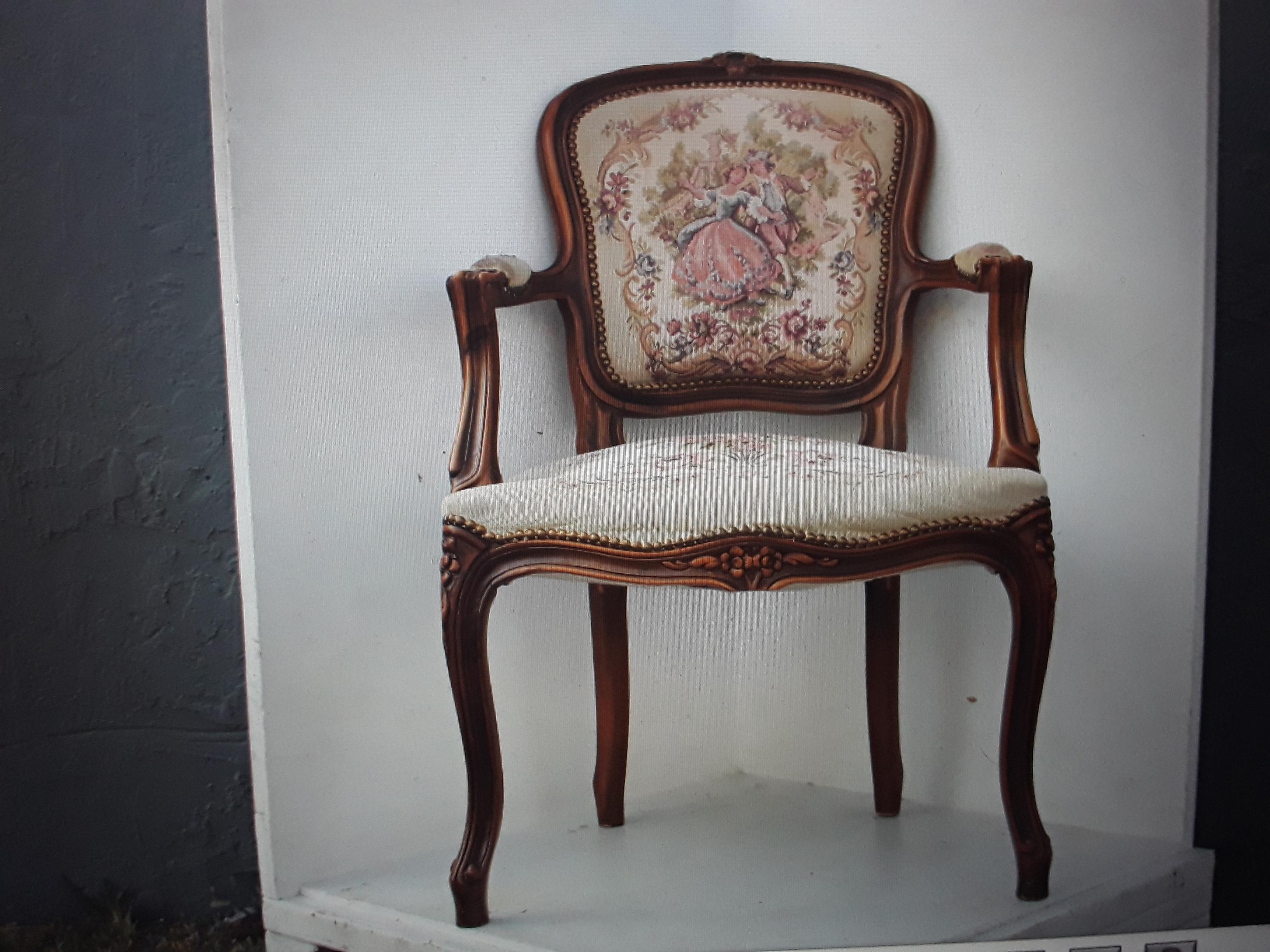 Sillón/silla auxiliar rococó tallado estilo Luis XV francés del s. XIX en venta 4