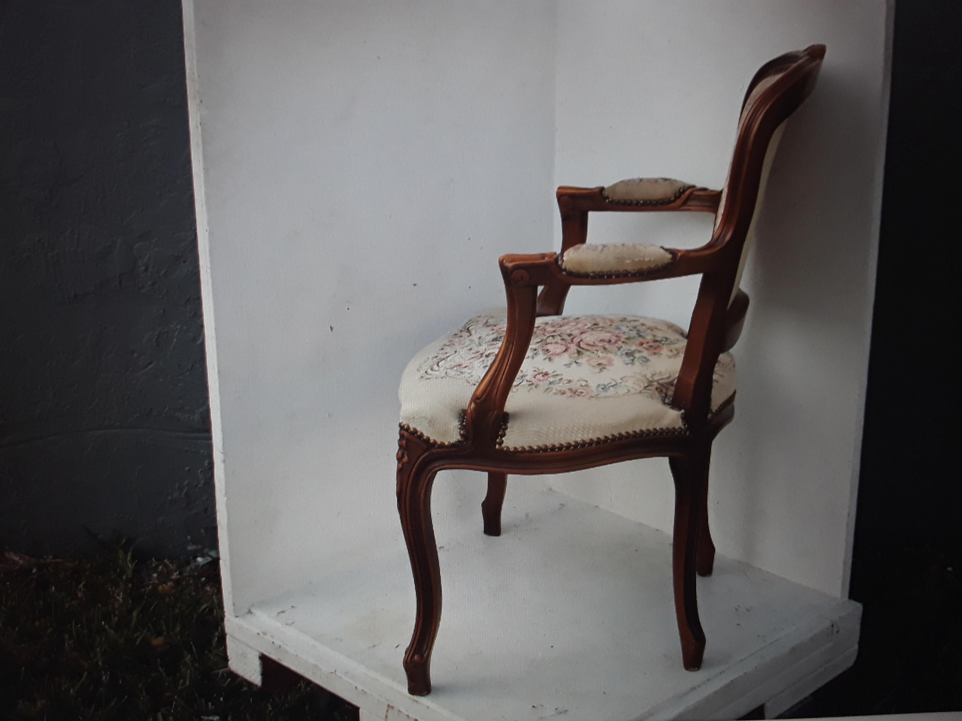 Français `19thc French Antique Louis XVstyle Carved Rococo Armchair/ Side Chair en vente