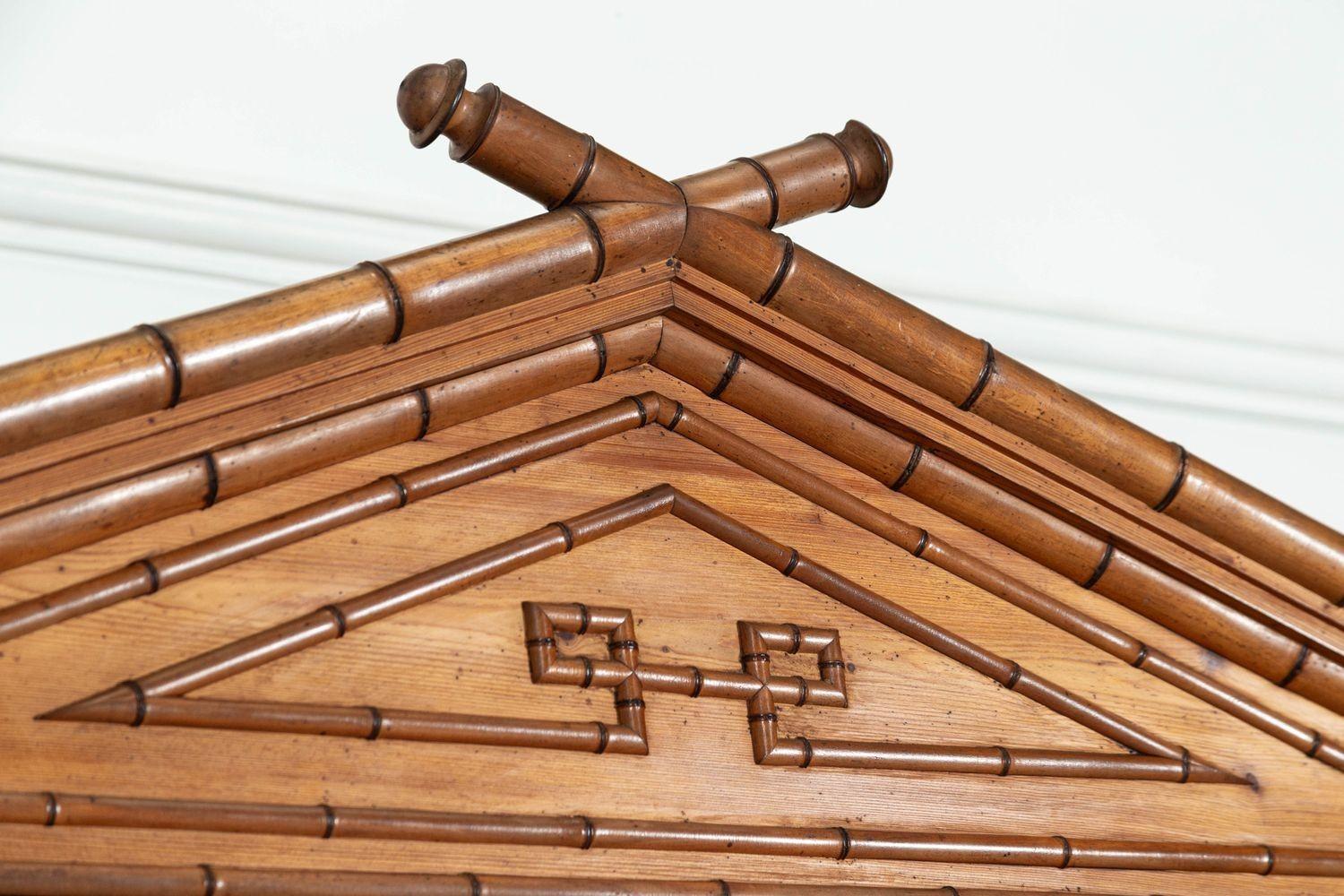 Armoire francese del XIX secolo in bambù, faggio e pino con specchio in vendita 8
