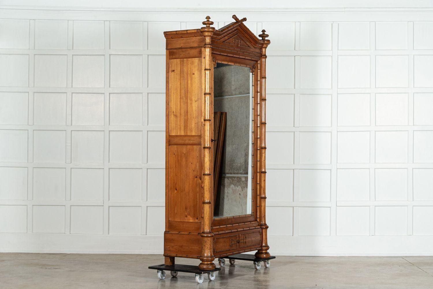 Bambù Armoire francese del XIX secolo in bambù, faggio e pino con specchio in vendita