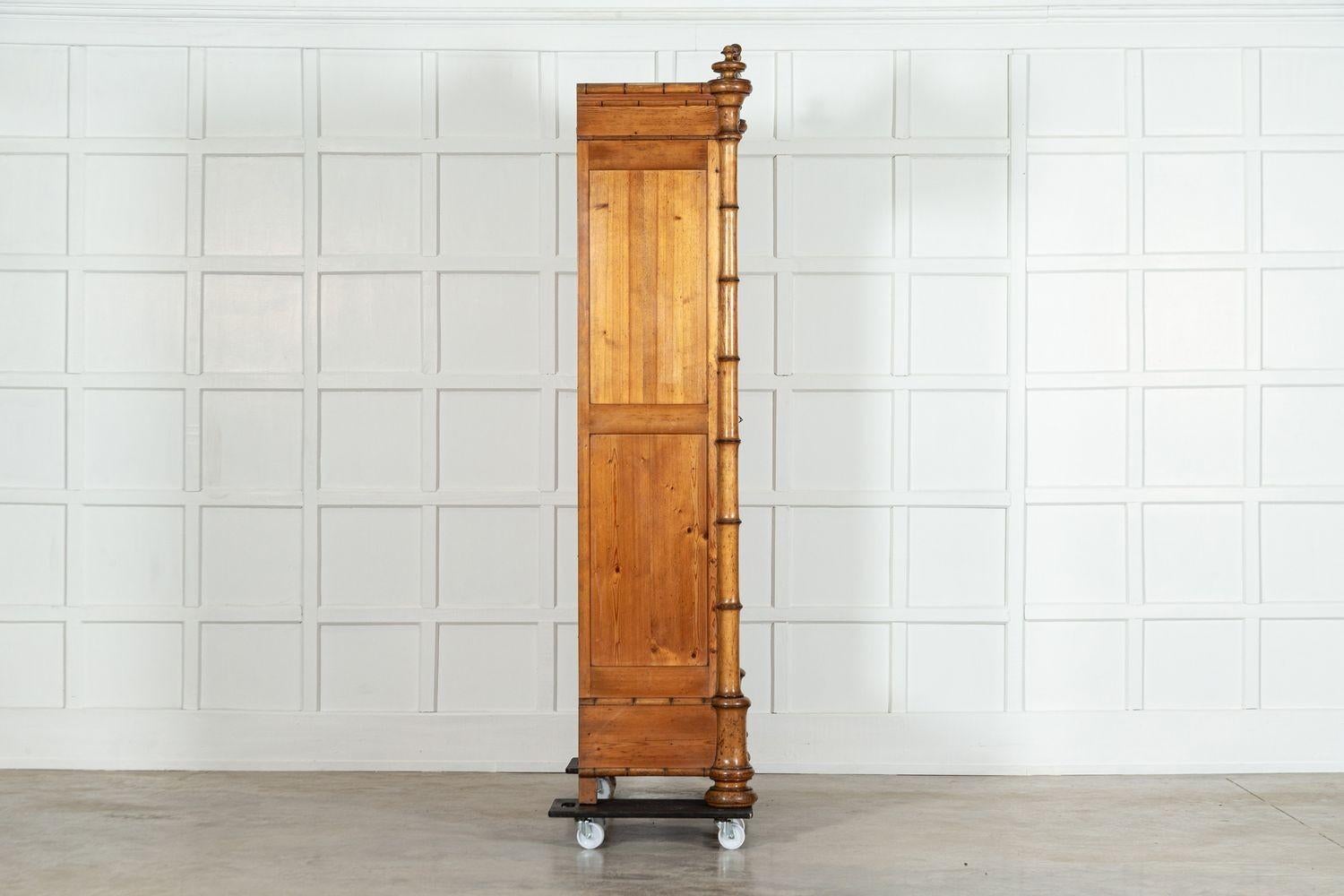 Armoire francese del XIX secolo in bambù, faggio e pino con specchio in vendita 4