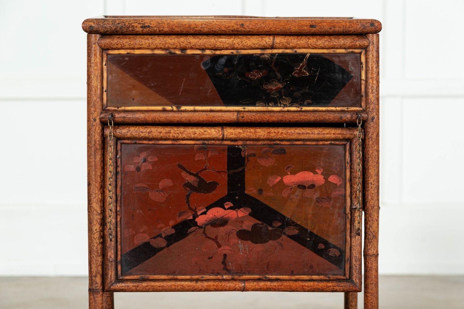 XIXe siècle Table de travail française en bambou et laque du 19ème siècle en vente