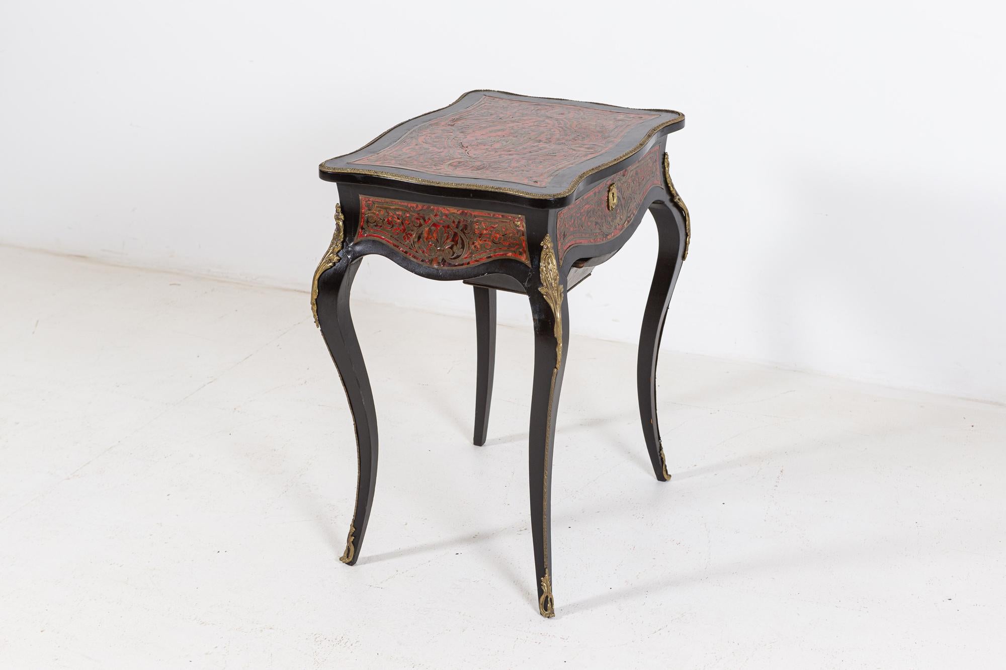 Table de travail / coiffeuse en boulle française du 19e siècle en vente 10
