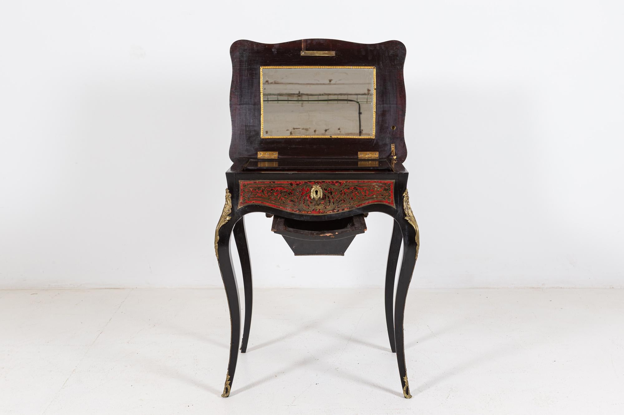 Français Table de travail / coiffeuse en boulle française du 19e siècle en vente