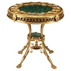 Table centrale de style Empire du 19e siècle en malachite incrustée de pierres en bronze doré
