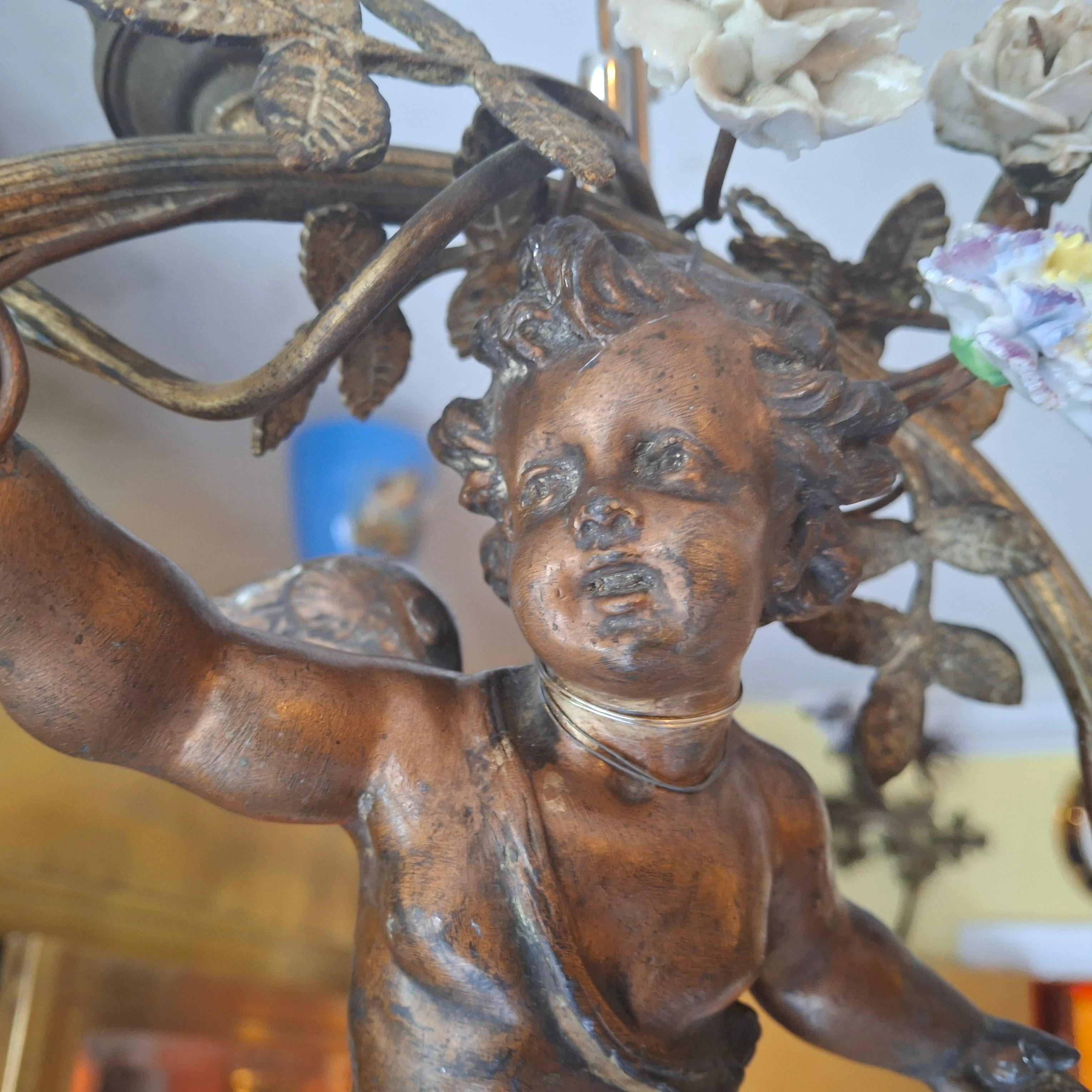 19thc French Cast Spelter/ Bronze Flying Cherub with Flower Garland Chandelier in vendita 2
