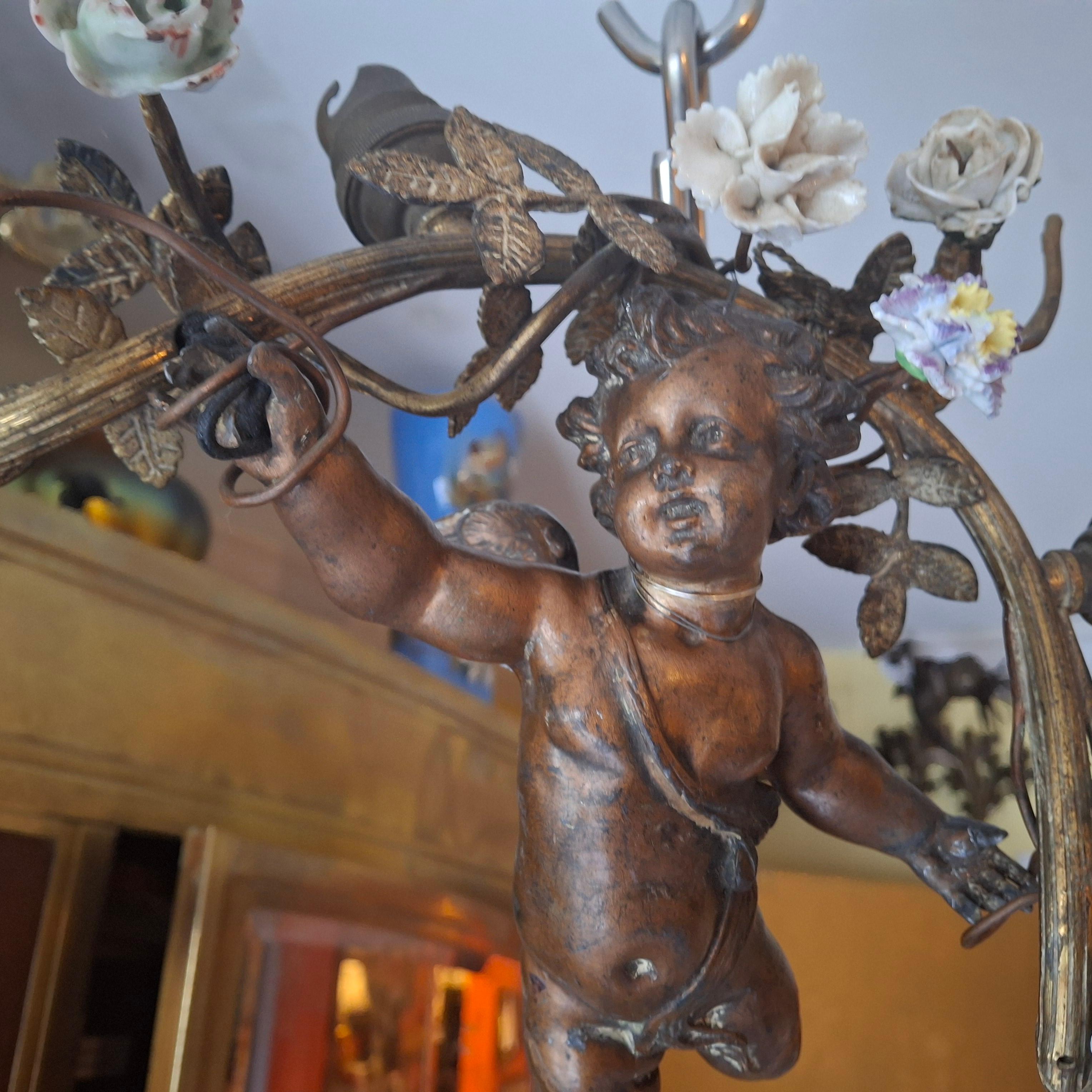 19thc French Cast Spelter/ Bronze Flying Cherub with Flower Garland Chandelier in vendita 8