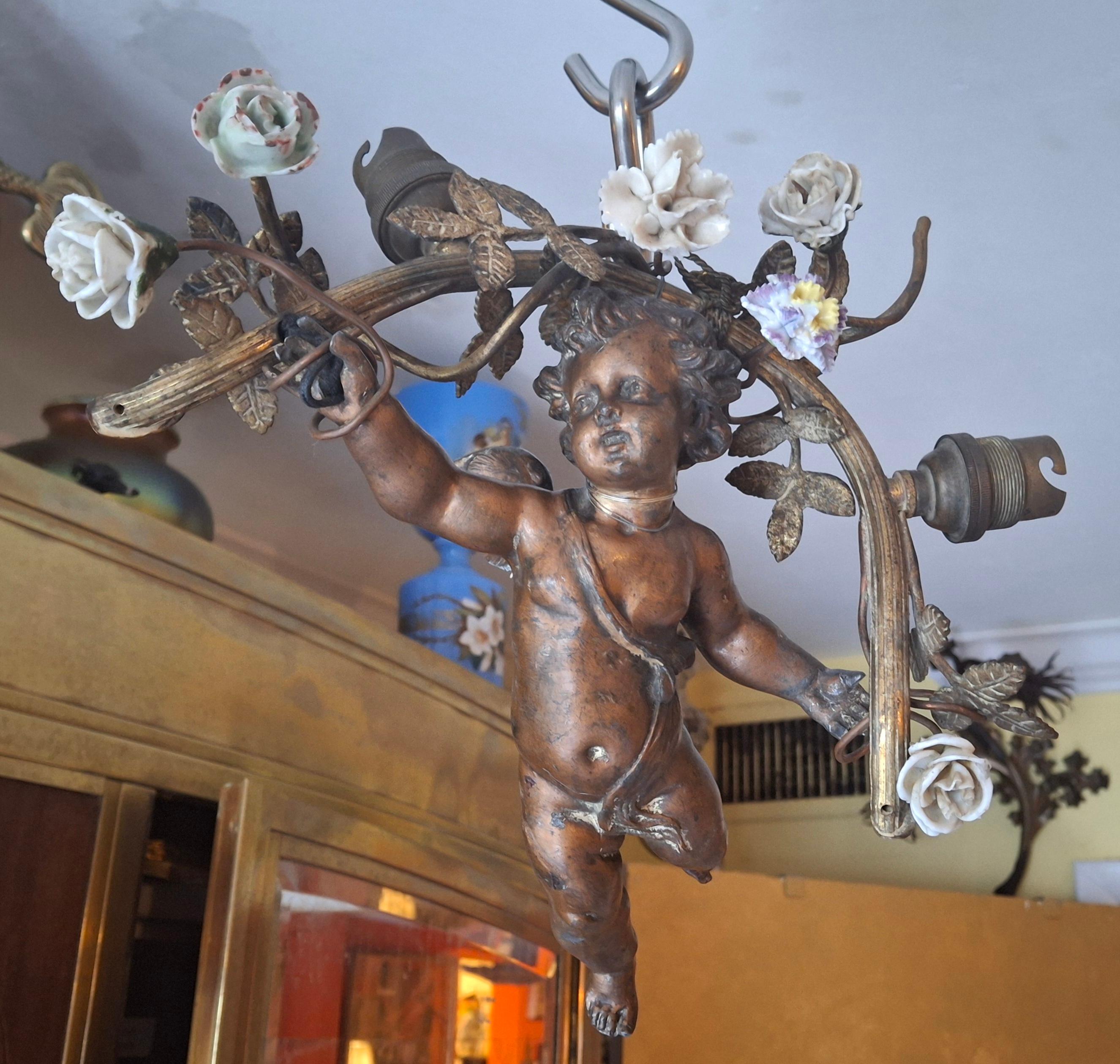 19thc French Cast Spelter/ Bronze Flying Cherub with Flower Garland Chandelier in vendita 9