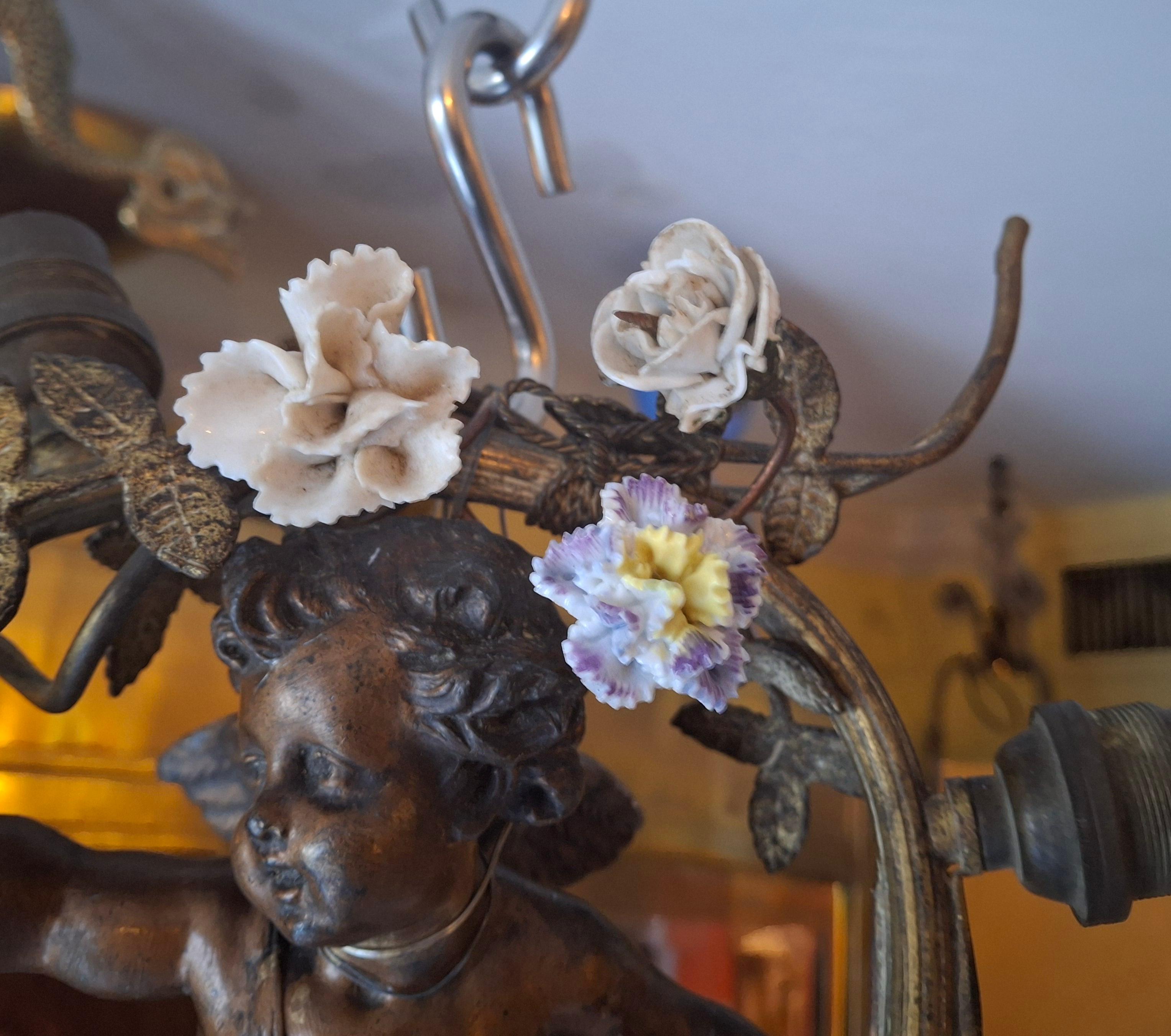 19thc French Cast Spelter/ Bronze Flying Cherub with Flower Garland Chandelier in vendita 11