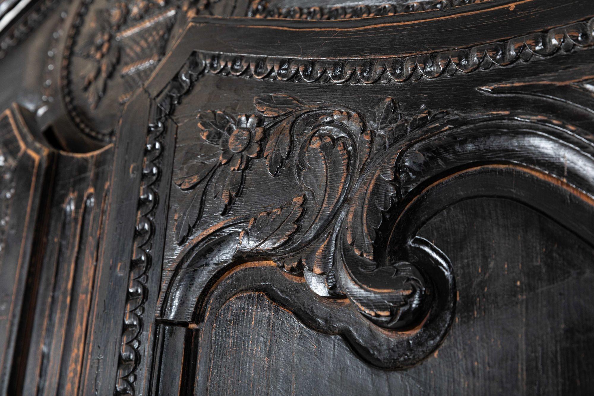 Buffet de Corps francese ebanizzato del XIX secolo in vendita 6