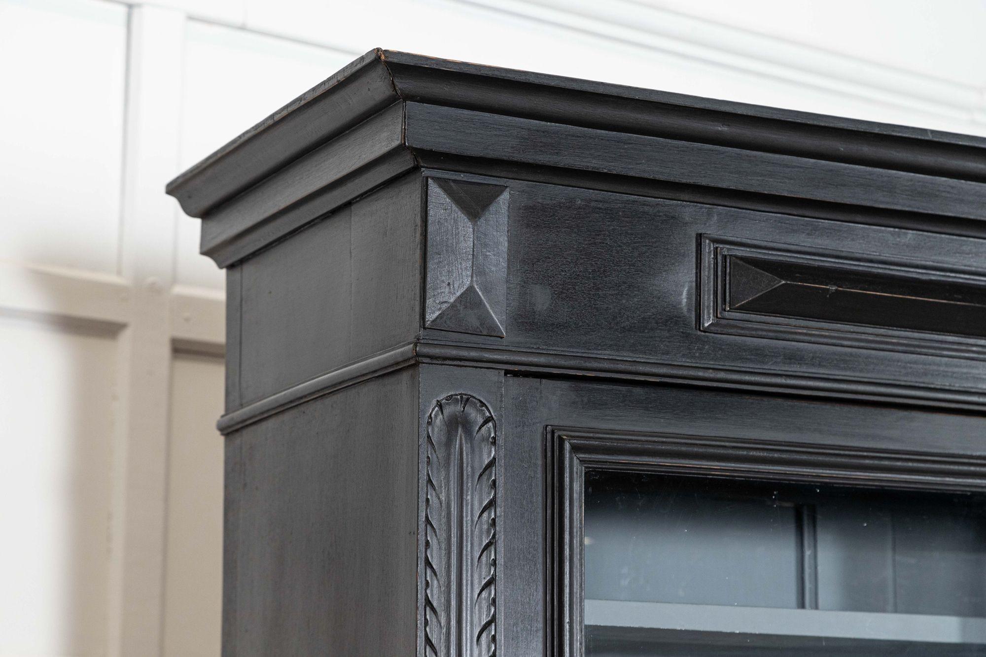 Libreria Vitrine francese ebanizzata smaltata del XIX secolo in vendita 5