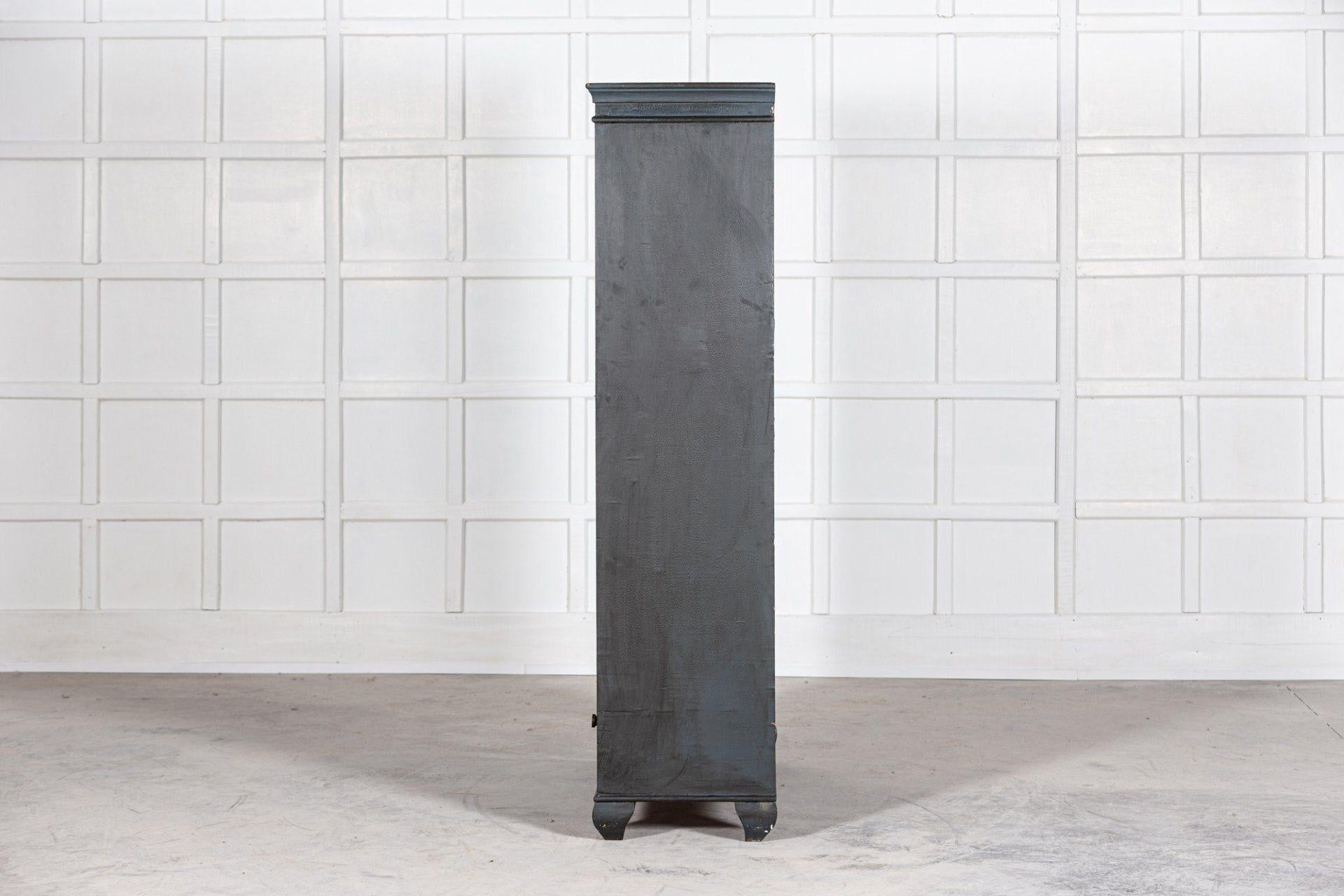 Vitrine française ébonisée et vitrée du 19ème siècle 2