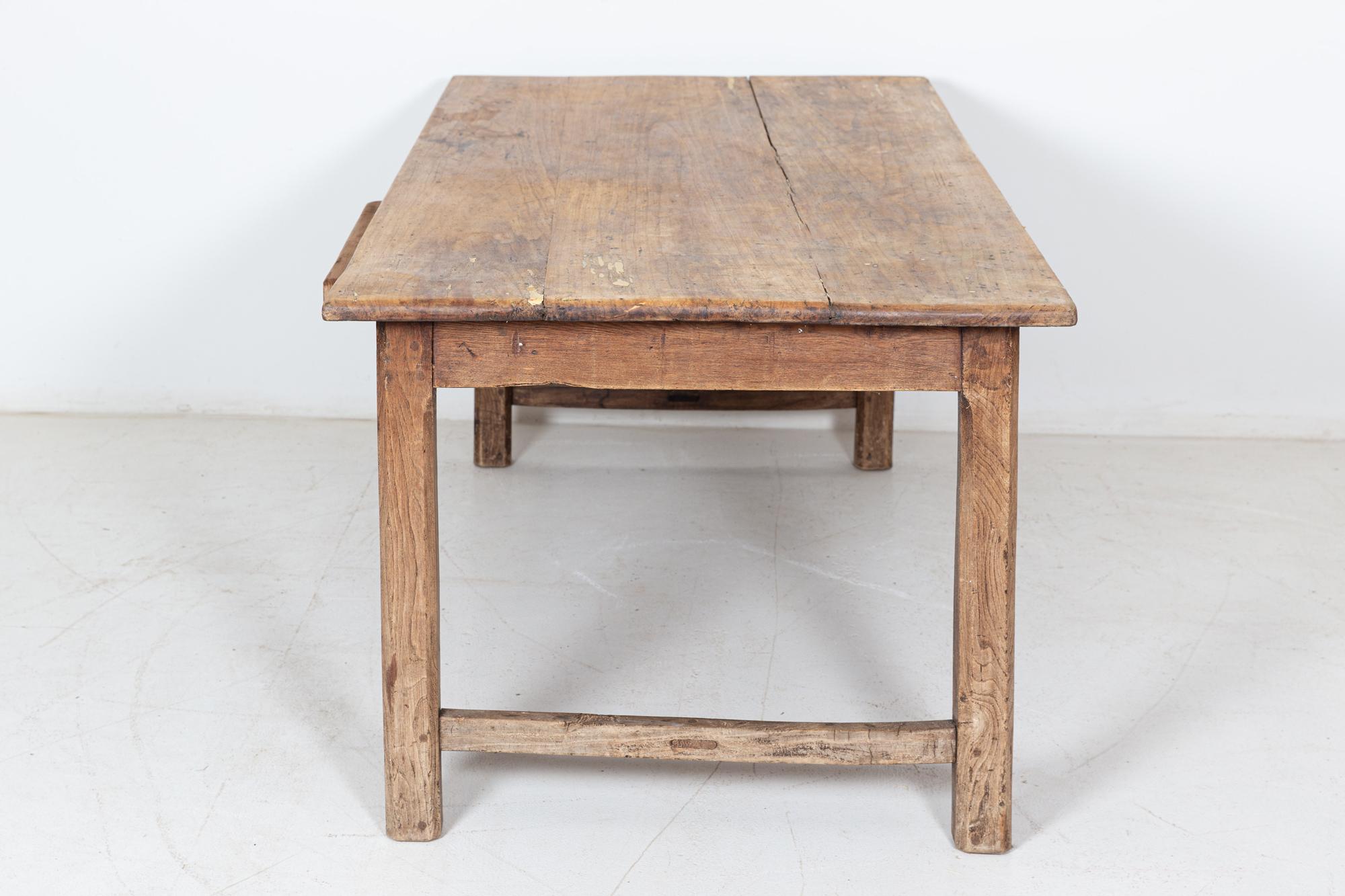 Table de réfectoire en bois fruitier français du 19ème siècle en vente 3