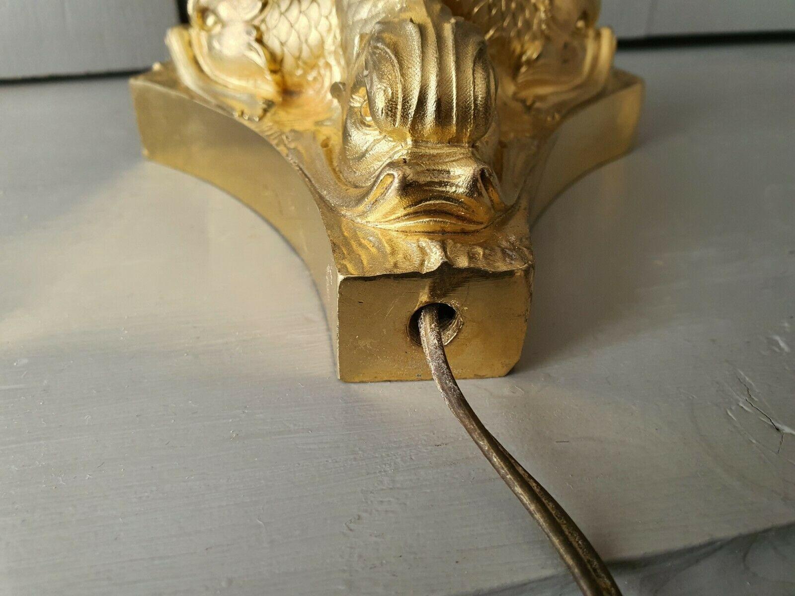 19. Jahrhundert Französisch Louis XV Stil vergoldete Bronze verflochten Delphine / Fisch Tischlampe im Angebot 4