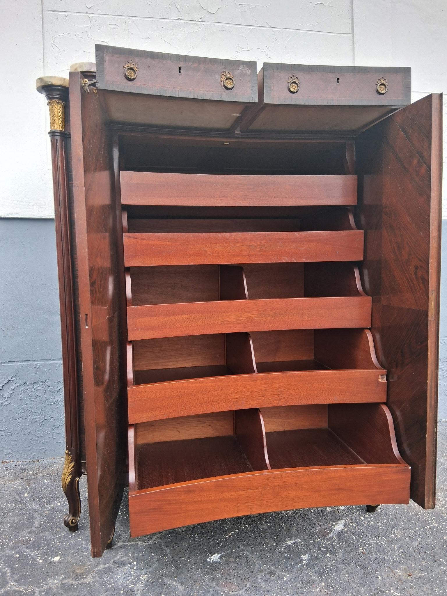 Cómoda Tallboy Estilo Transición Luis XV Francés S. XIX Madera Burl Exótica/Dorada en venta 7
