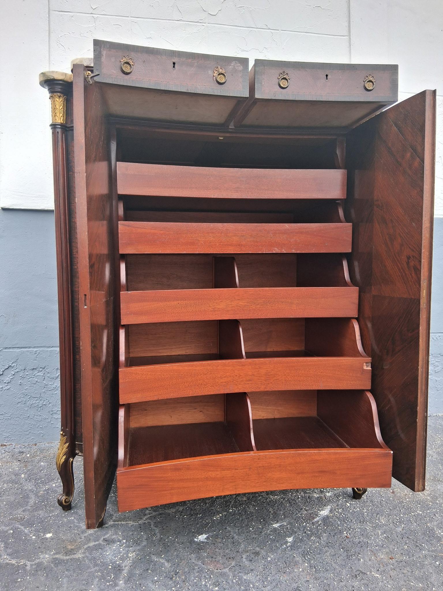 Cómoda Tallboy Estilo Transición Luis XV Francés S. XIX Madera Burl Exótica/Dorada en venta 8