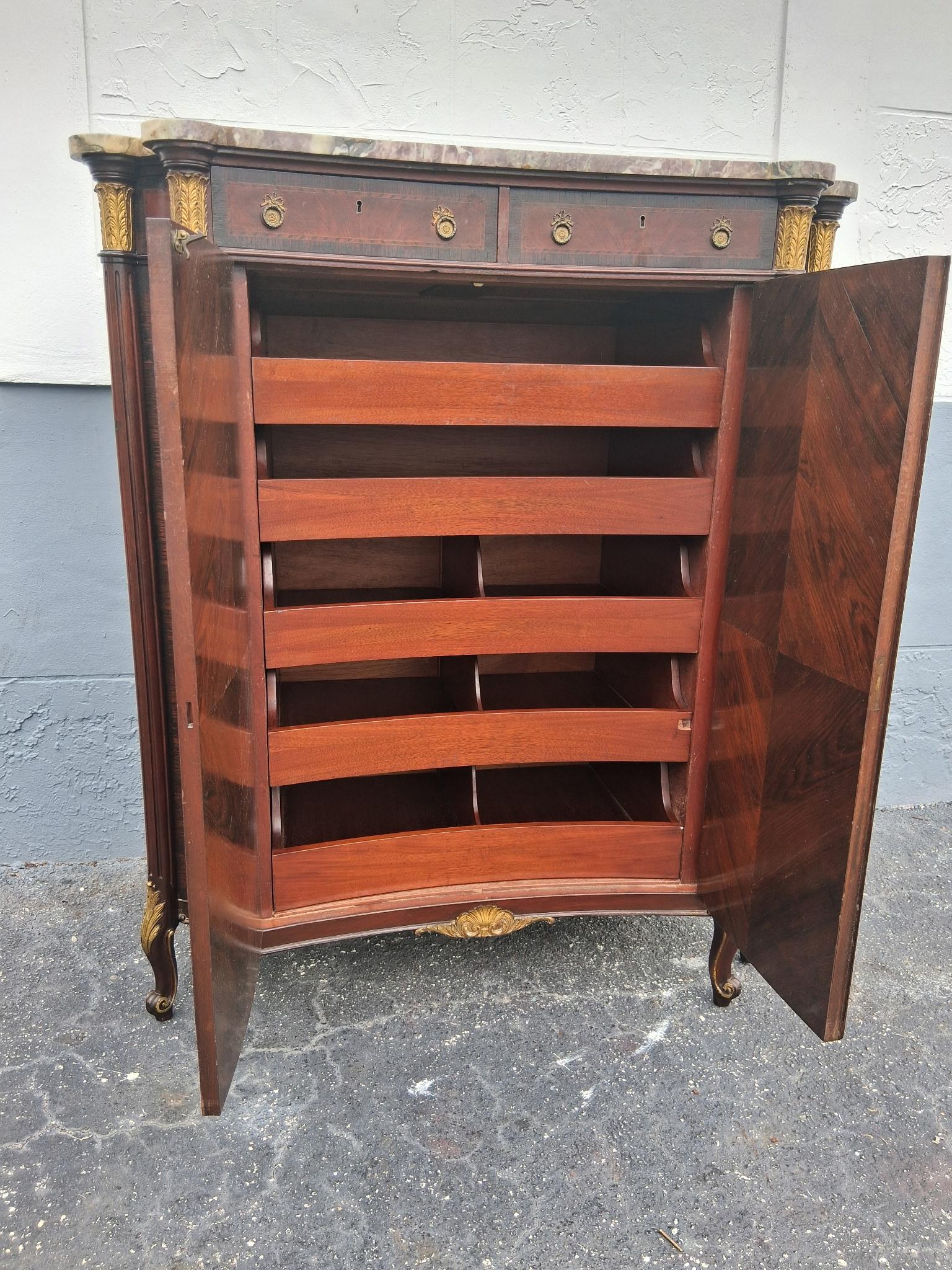 Cómoda Tallboy Estilo Transición Luis XV Francés S. XIX Madera Burl Exótica/Dorada en venta 11