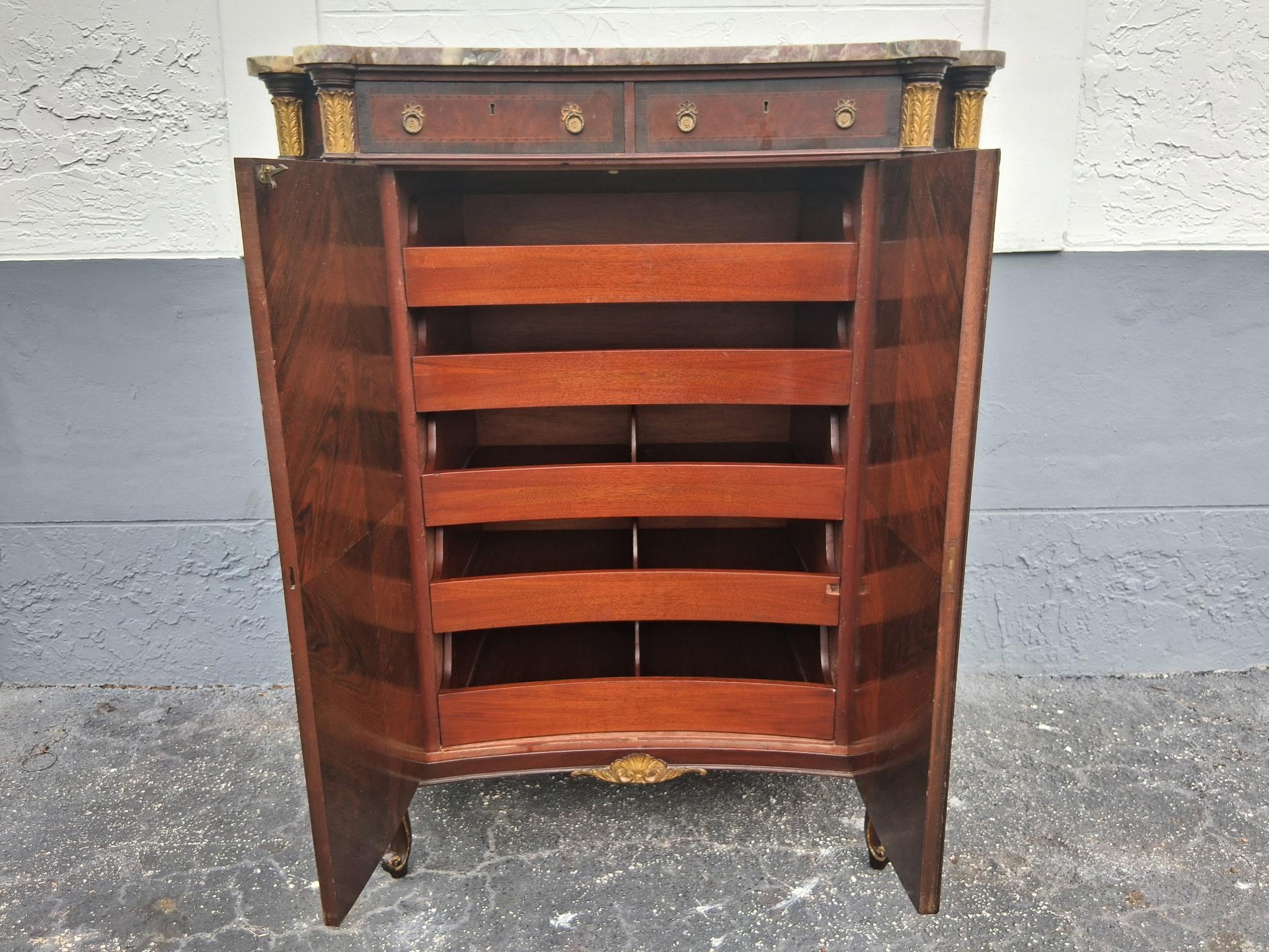 Cómoda Tallboy Estilo Transición Luis XV Francés S. XIX Madera Burl Exótica/Dorada en venta 12